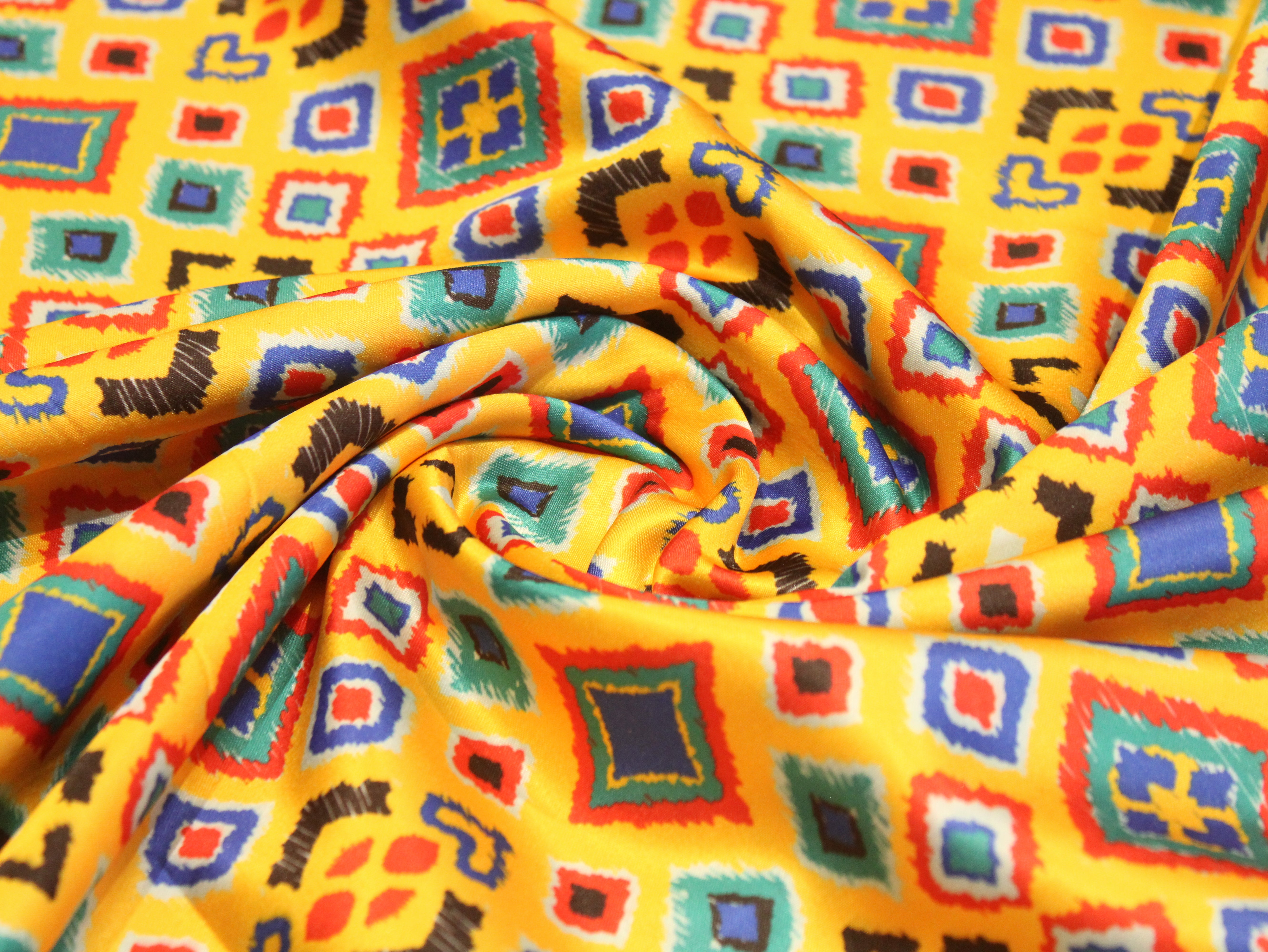 Satin Crepe Digital Print Fabric - M'Foks