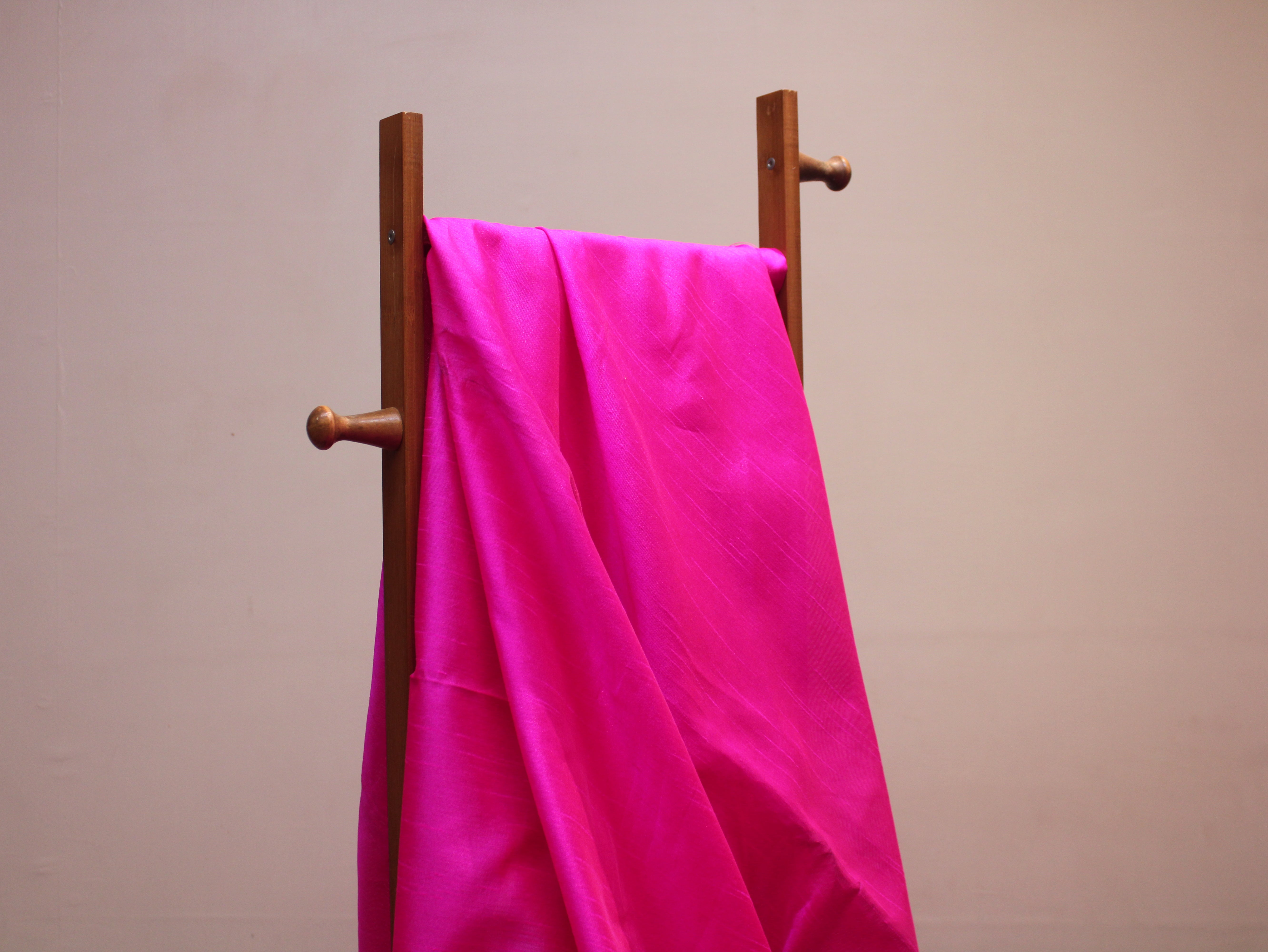 Plain Dyed Raw/Dupion Silk Fabric - Catonic Rani
