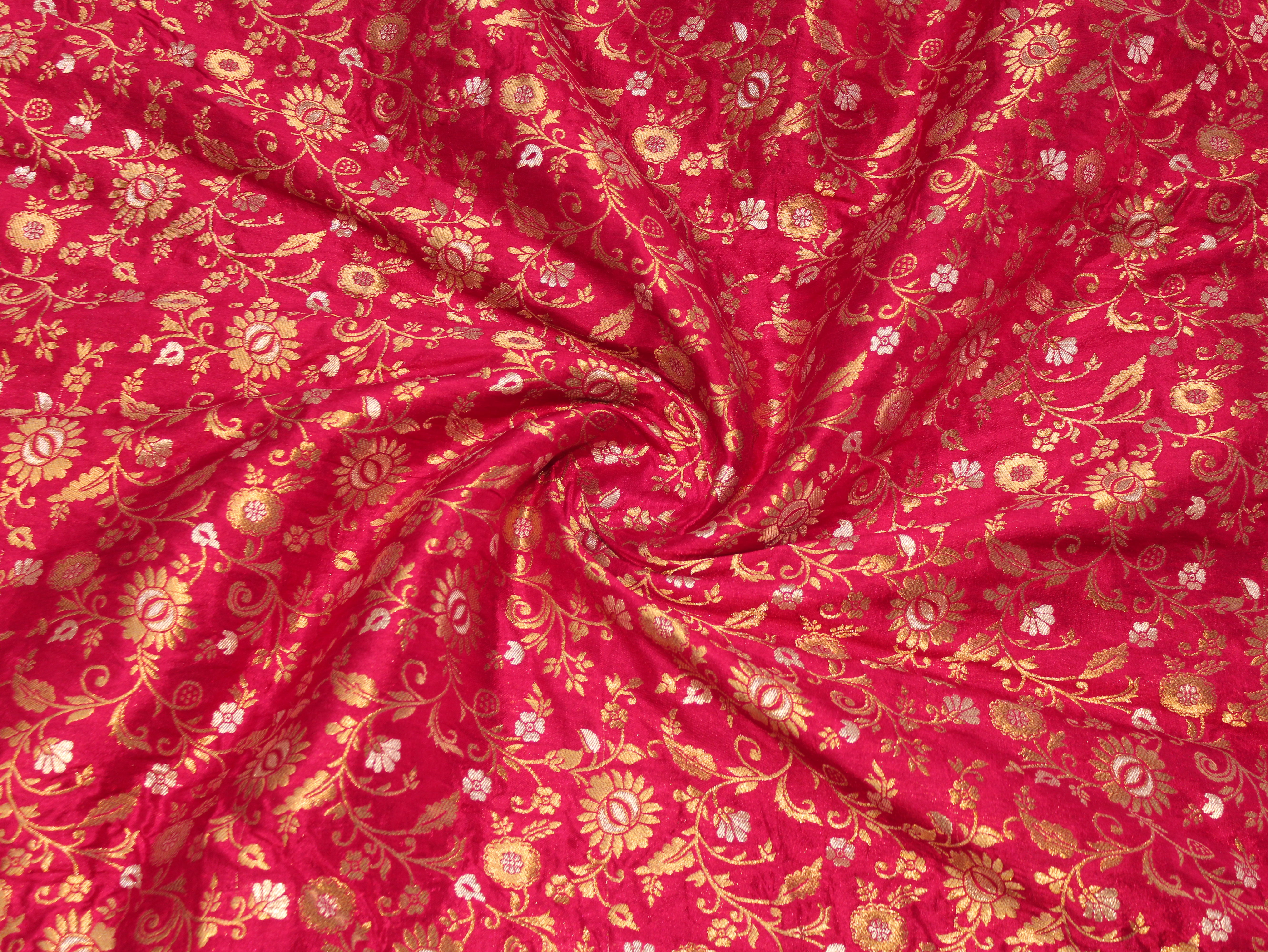 Banarasi Brocade Fabric Dual Tone Zari Floral Jacquard - Rani
