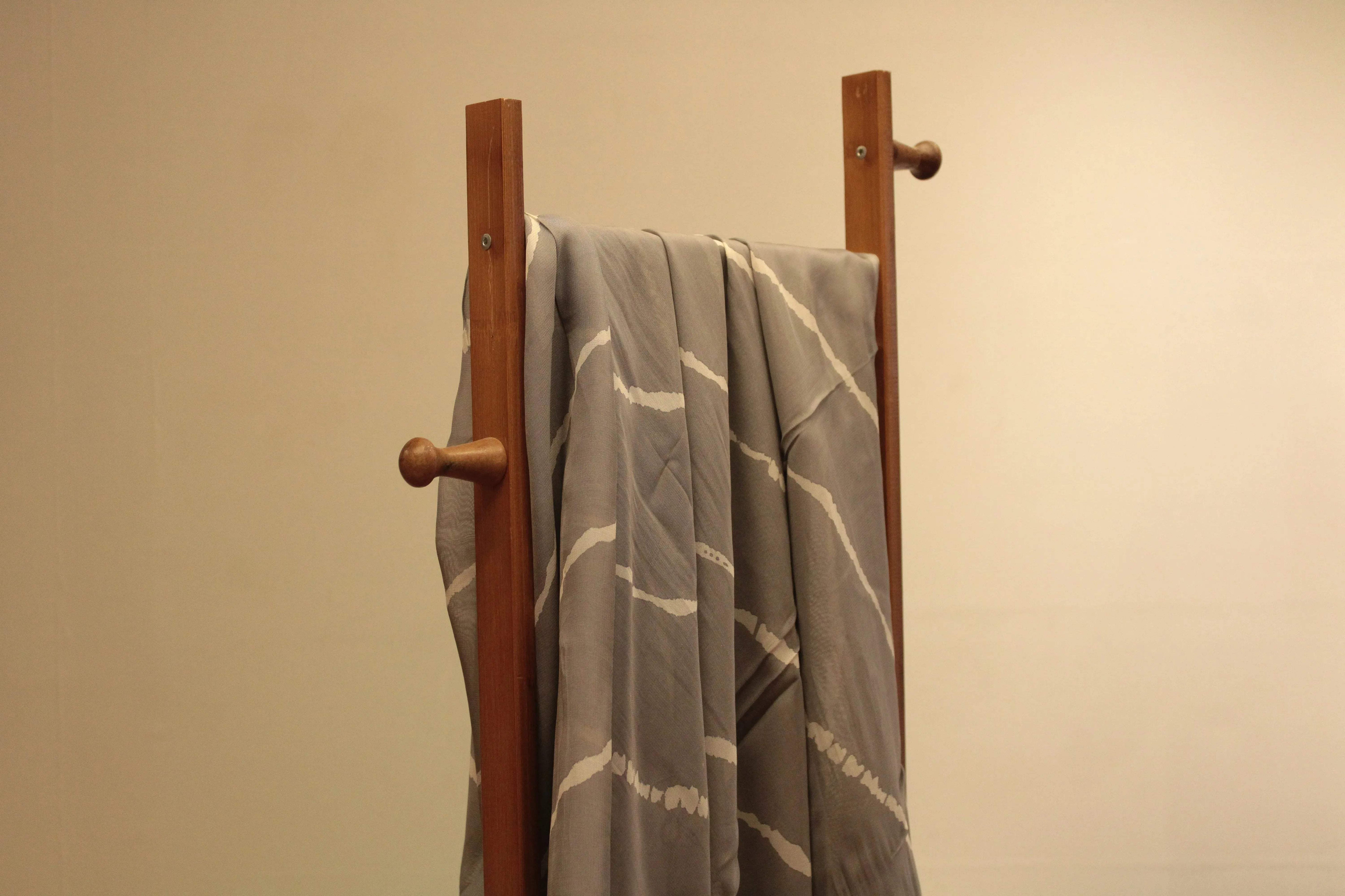Knots: Pure Organza Lehariya Fabric - Gray - M'Foks