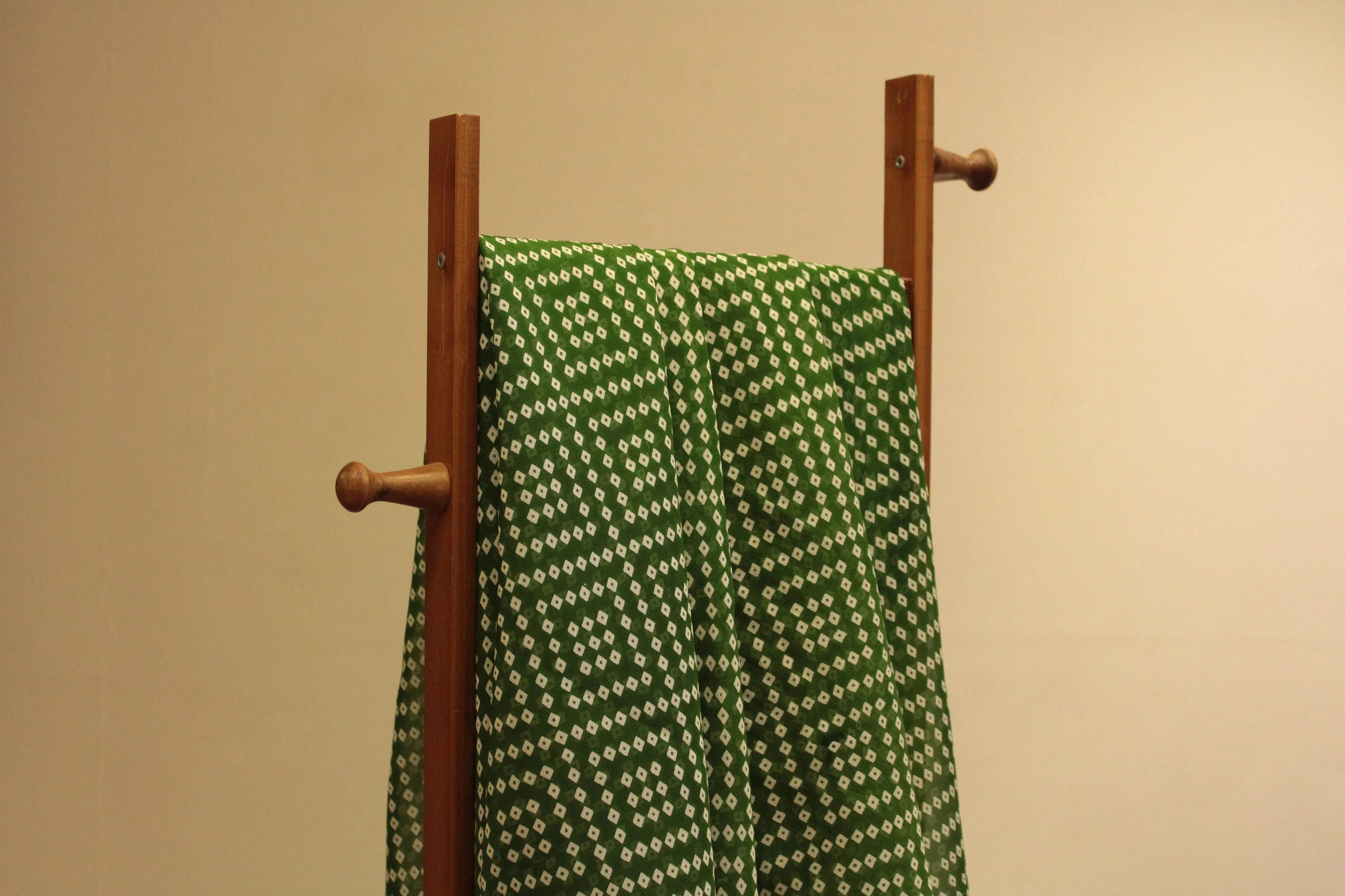 Knots: Pure Organza Bandhej Fabric - Green - M'Foks