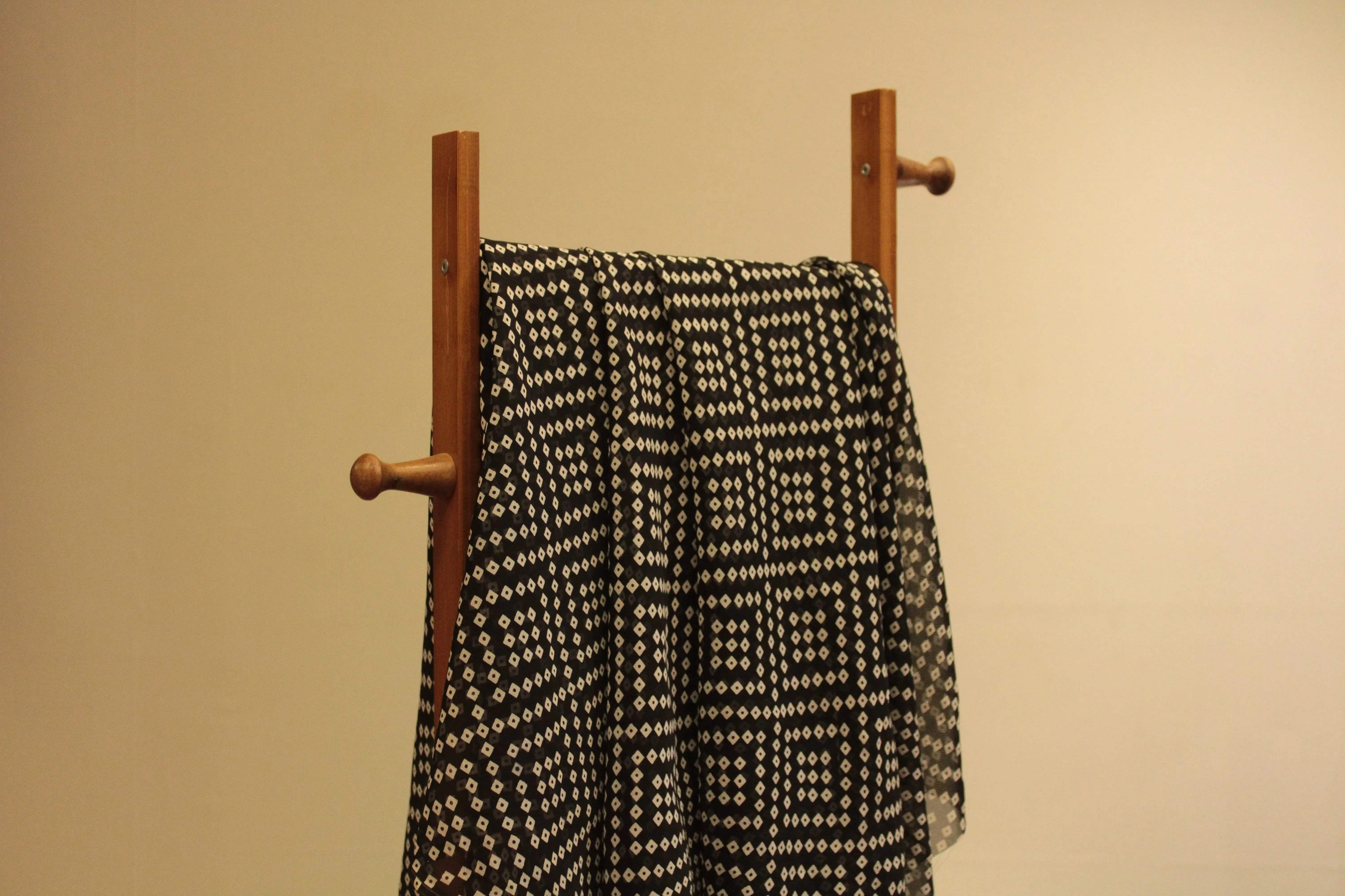 Knots: Pure Organza Bandhej Fabric - Black - M'Foks