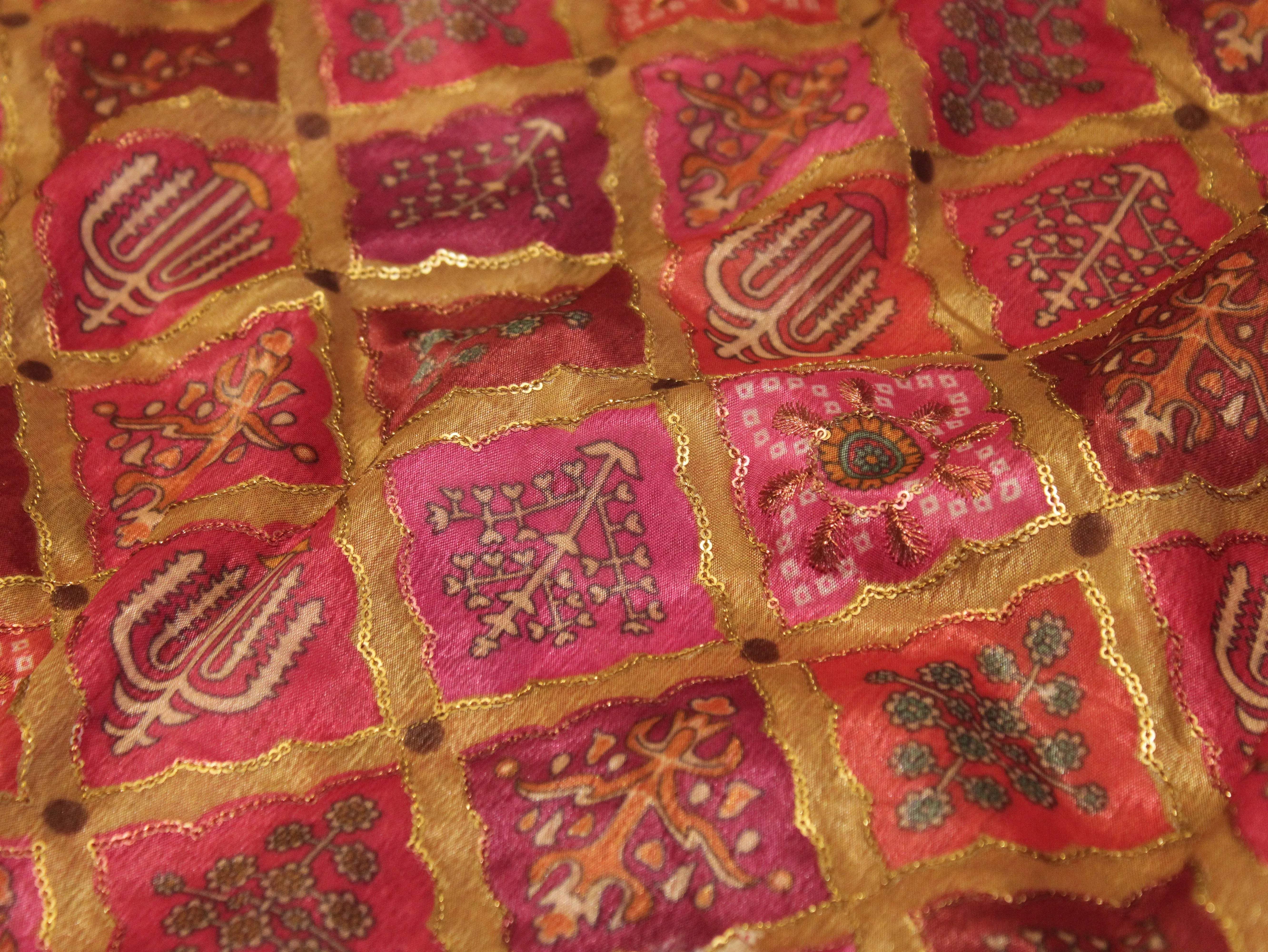 Vintage - Viscose Chinon Silk with Digital Print & Sequin Work Fabric - Pink - M'Foks
