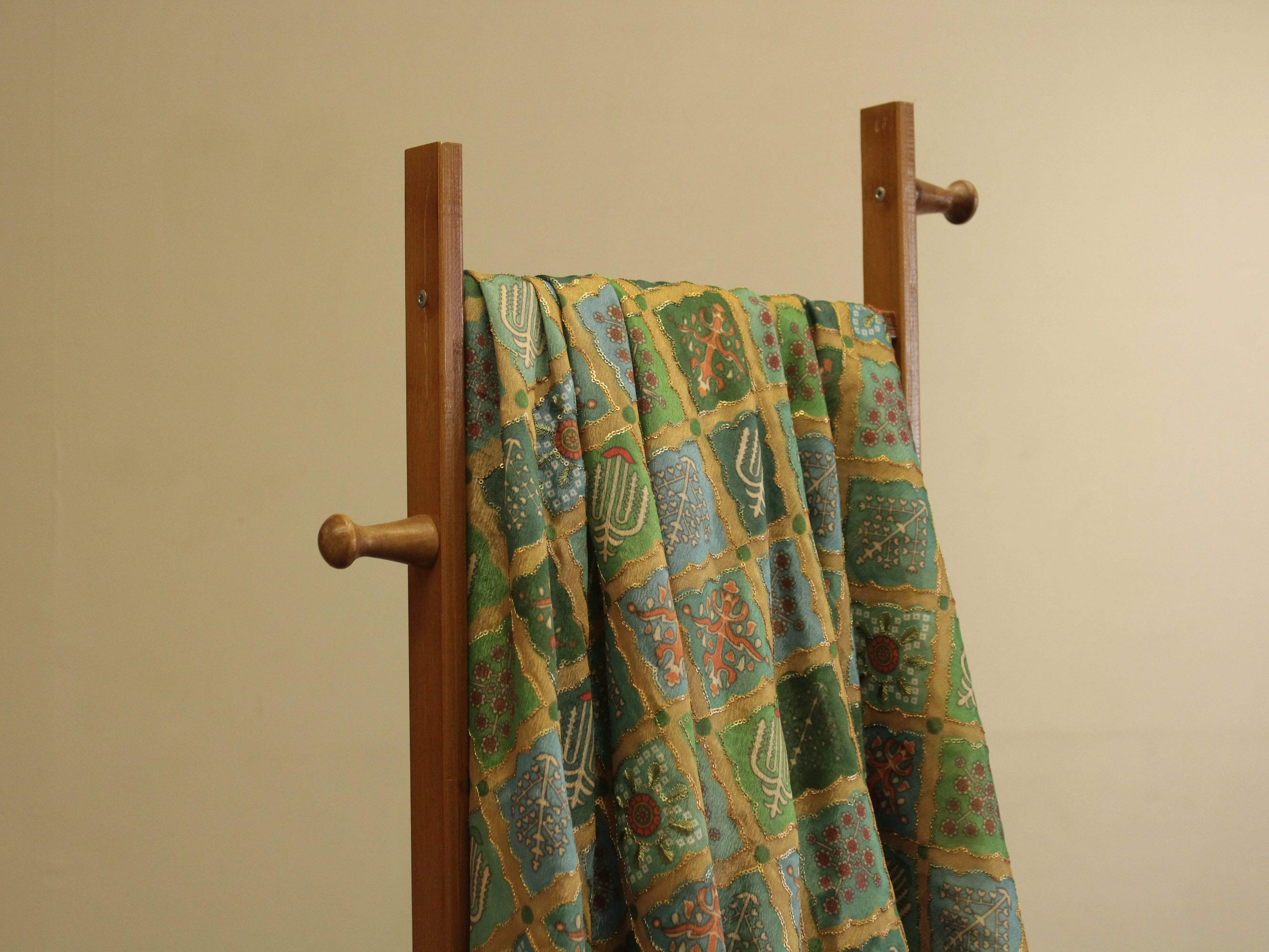 Vintage - Viscose Chinon Silk with Digital Print & Sequin Work Fabric - Green - M'Foks