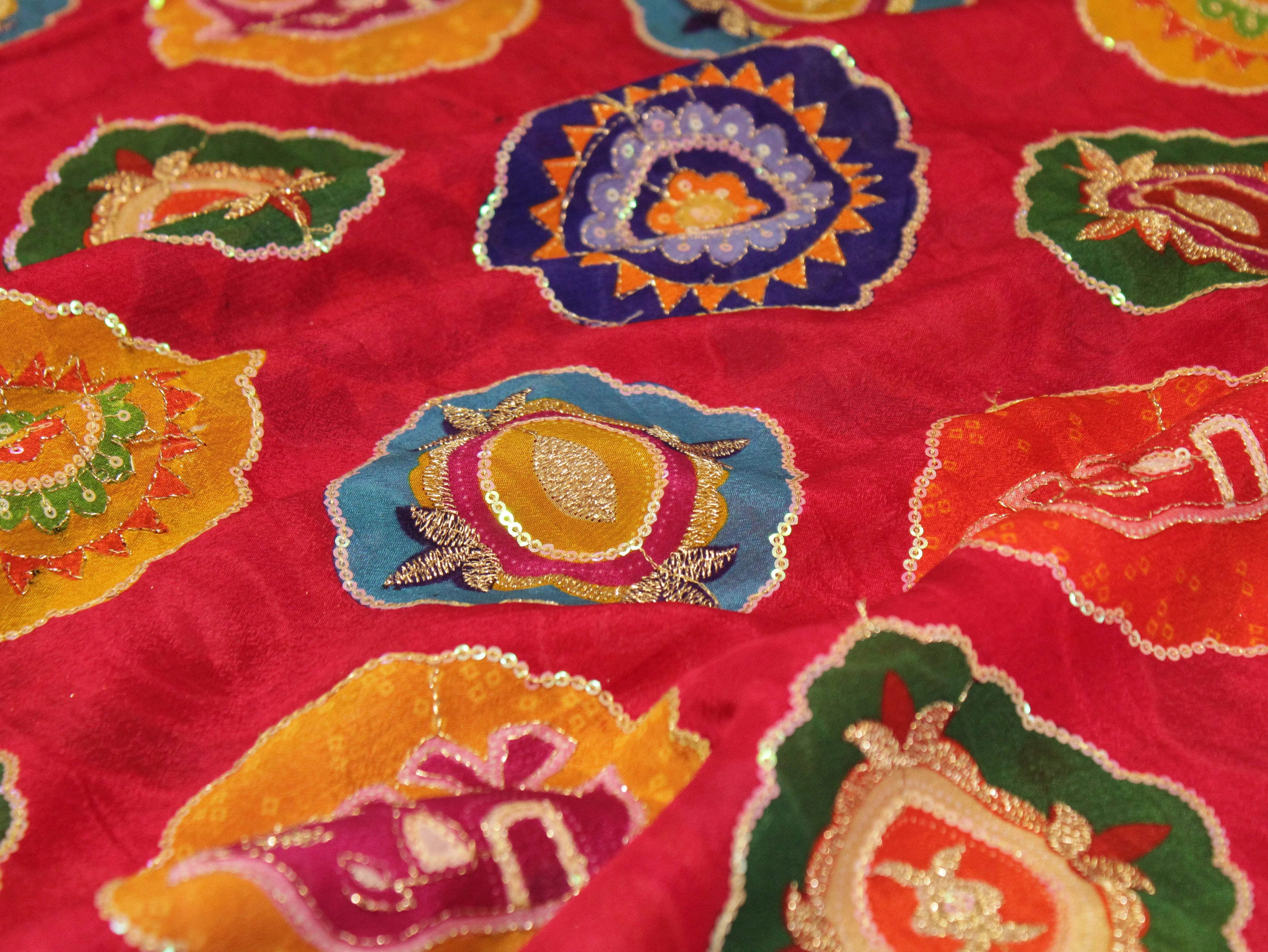POSH : Digital Print with position work Chinon Fabric - Cherry Rani - M'Foks