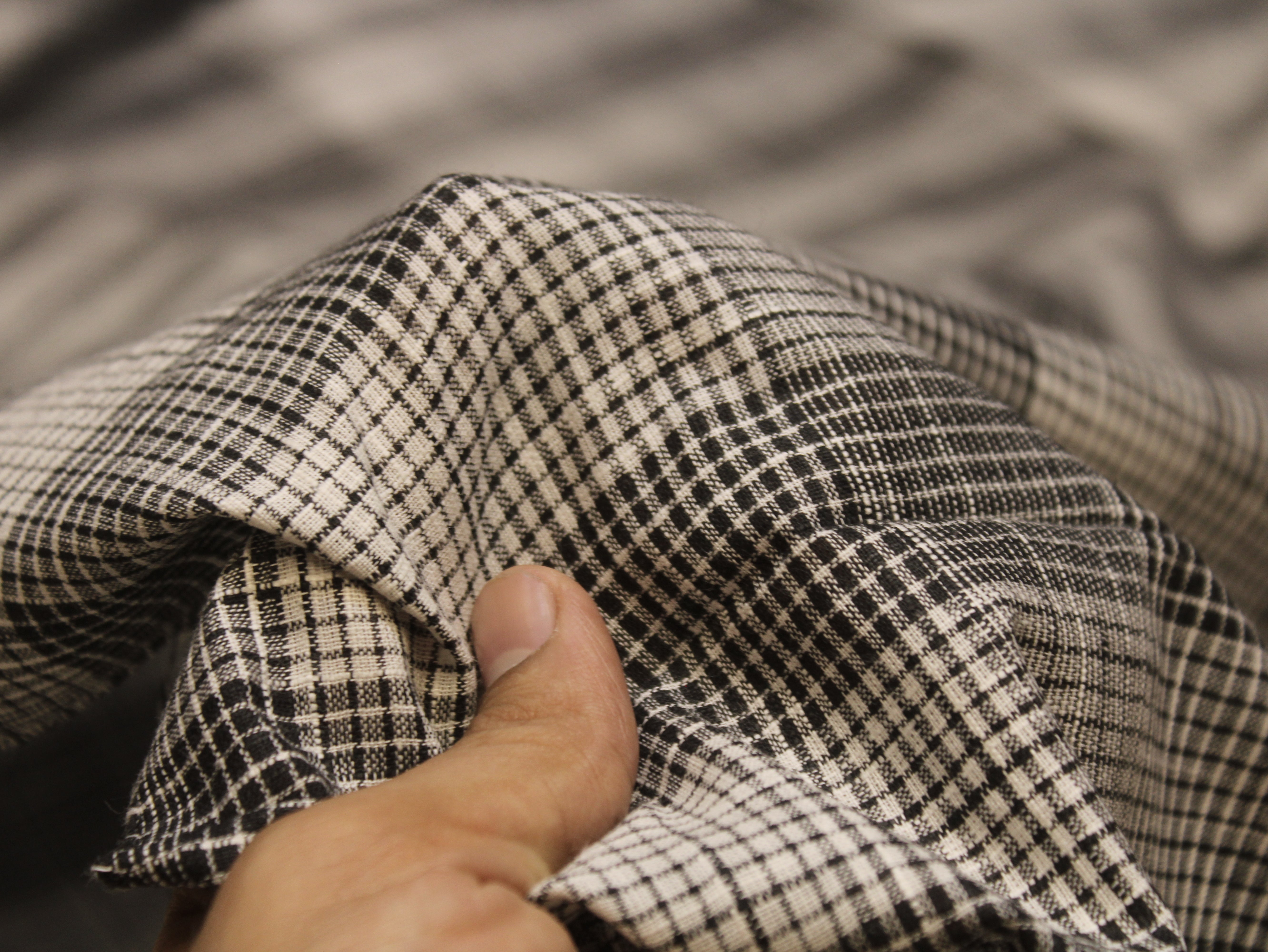 Pure Cotton Handloom Non-Washed Yarn Dyed Check Fabric 44 Inch | Black & Grey Gingham