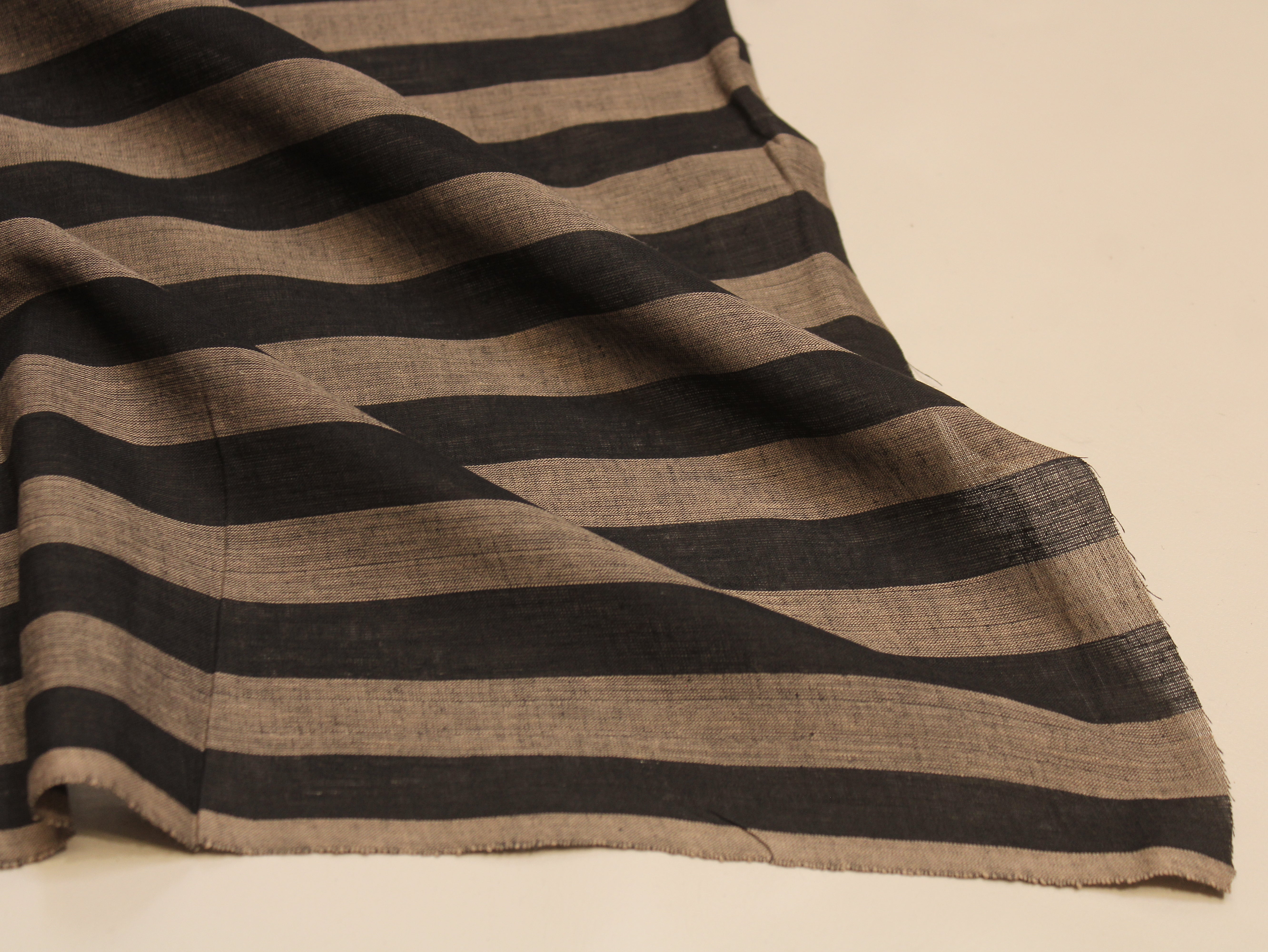 Tissu rayé tissé main 100 % coton 112 cm | Rayures larges tissées teintes dans la masse - Bleu et Blanc