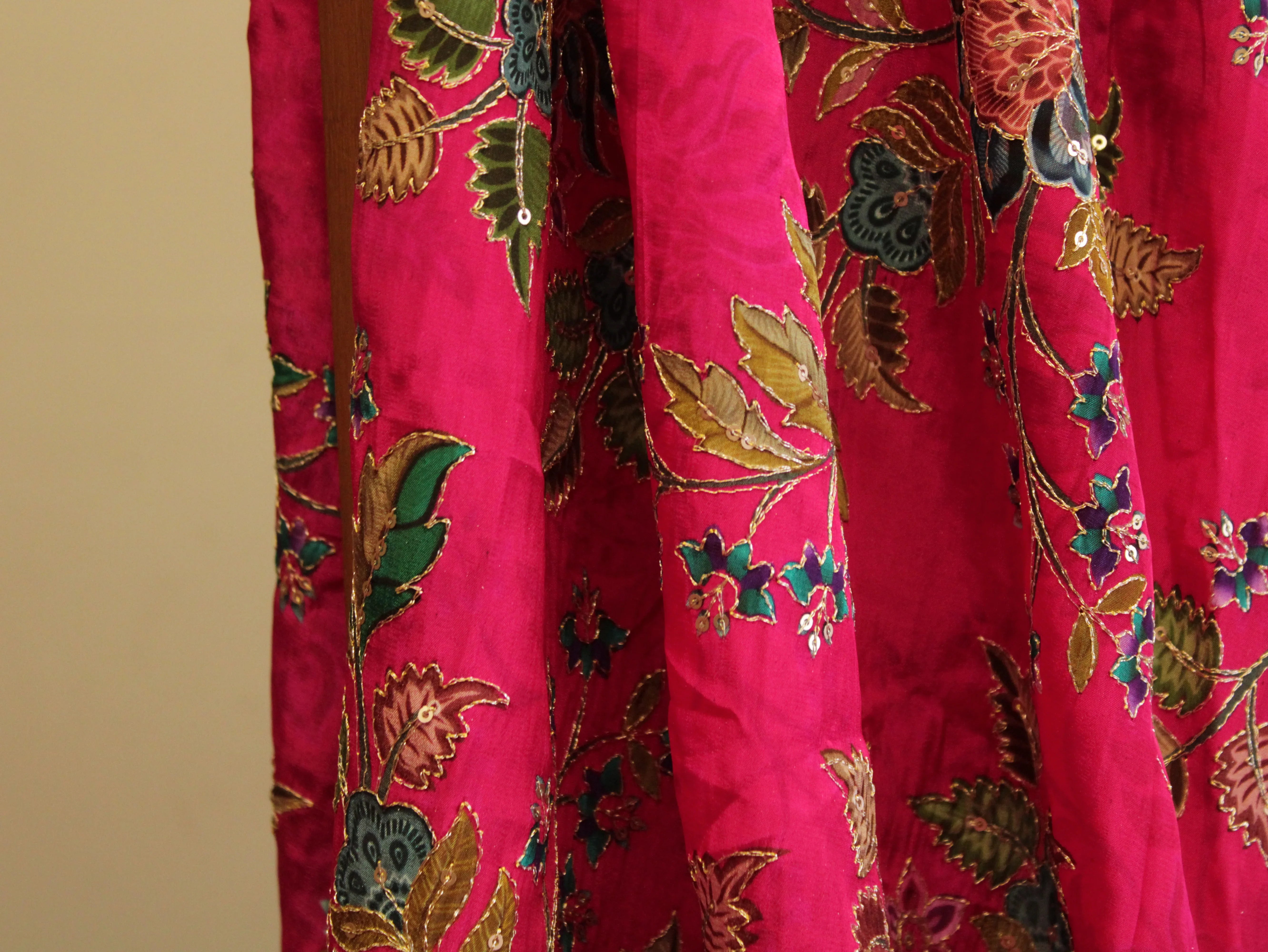 POSH : Digital Print with position work Natural Crepe Fabric - Pink - M'Foks