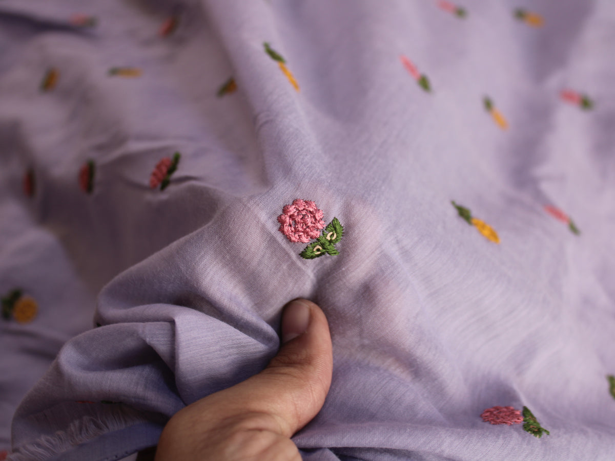 Tissu Mal Chanderi avec broderie bouquet floral — Mauve