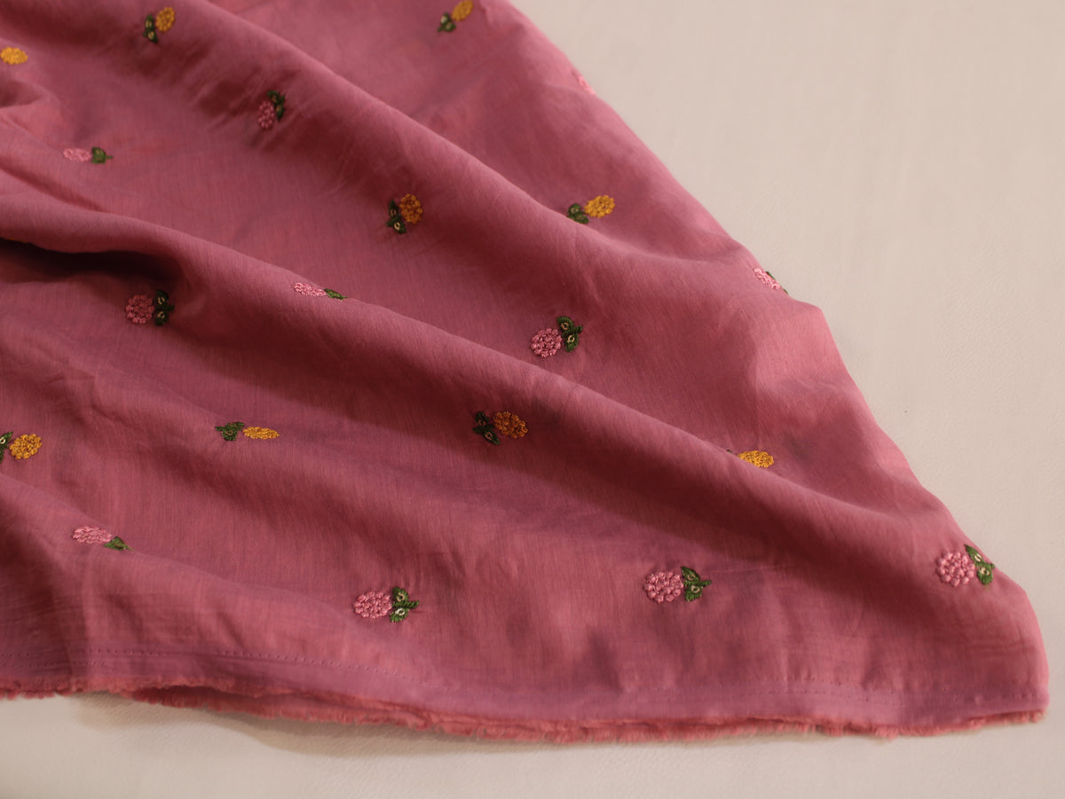 Tissu Mal Chanderi avec broderie bouquet floral — Mauve