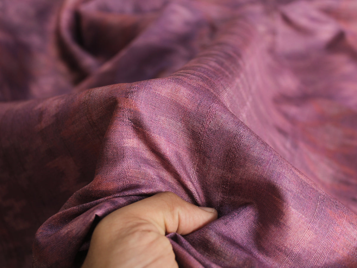 Tissu imprimé Ikat effet Matka de soie artificielle