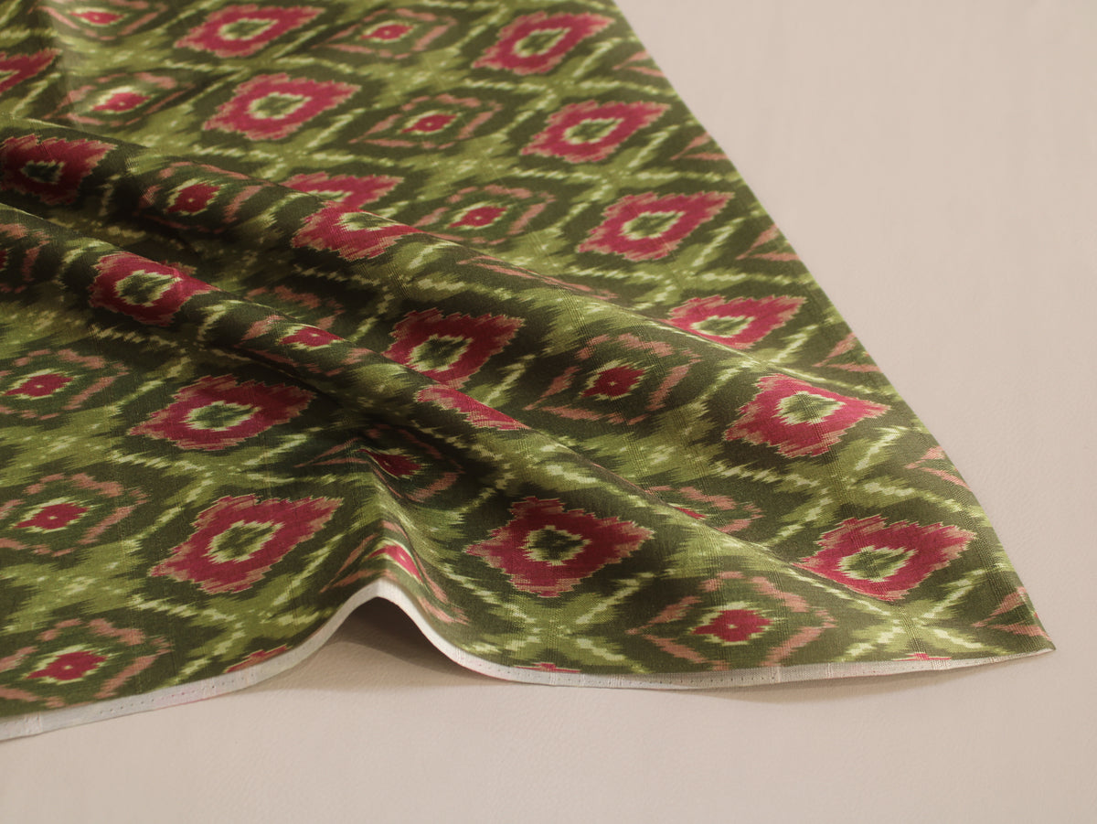 Tissu imprimé Ikat effet Matka de soie artificielle