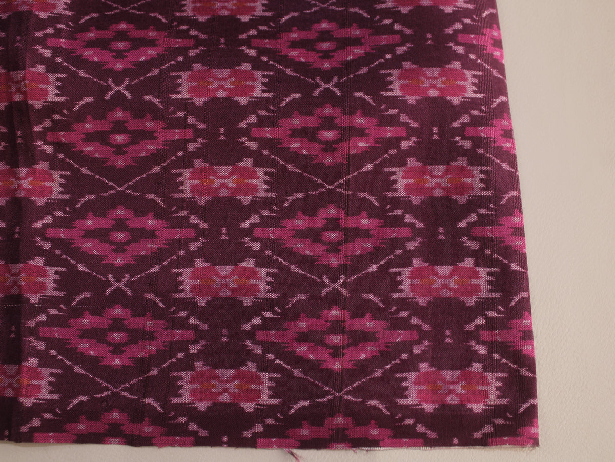 Tissu imprimé Ikat effet Matka de soie artificielle