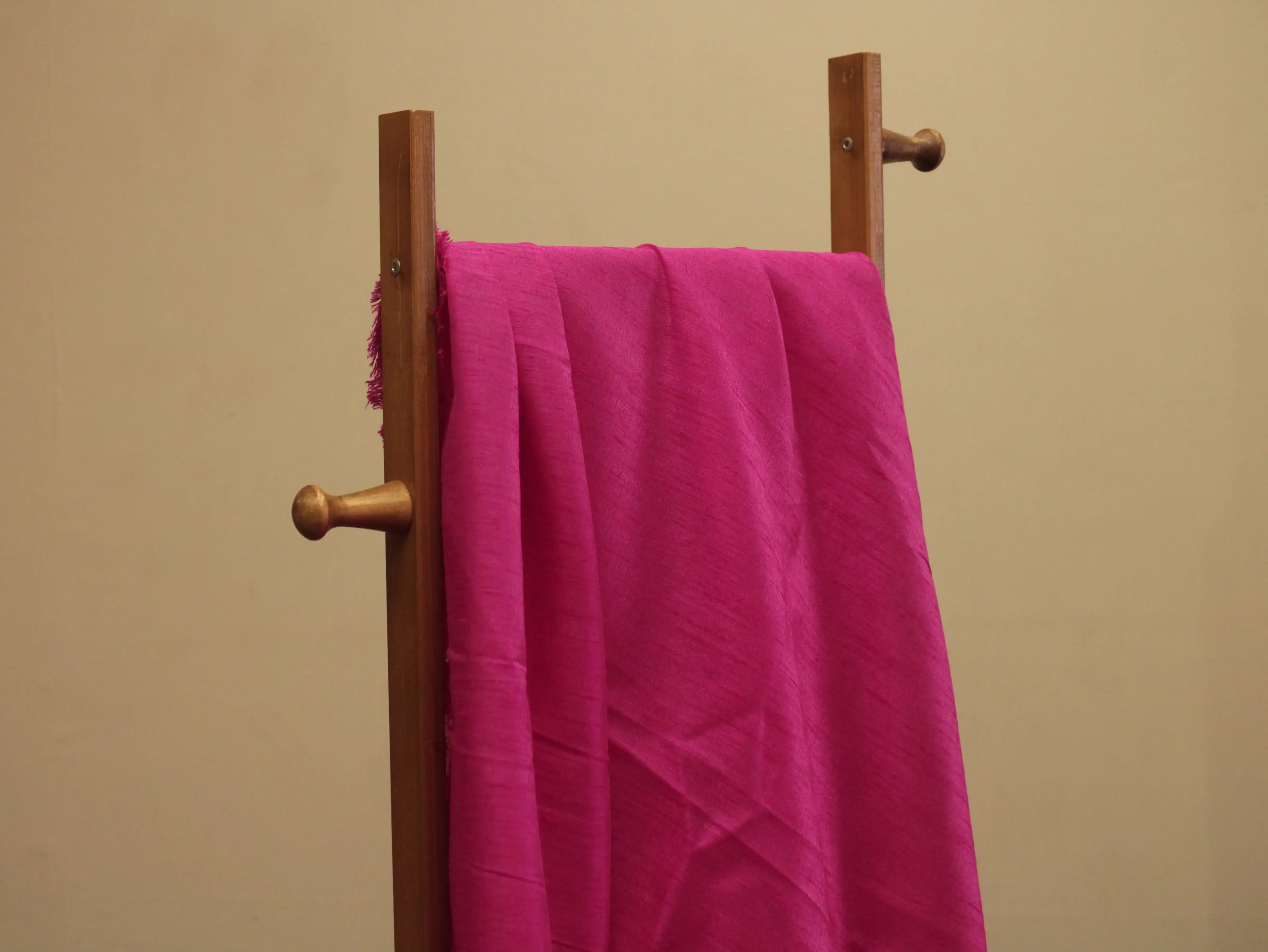 Plain Dyed Raw/Dupion Silk Fabric - Silk Rani - M'Foks
