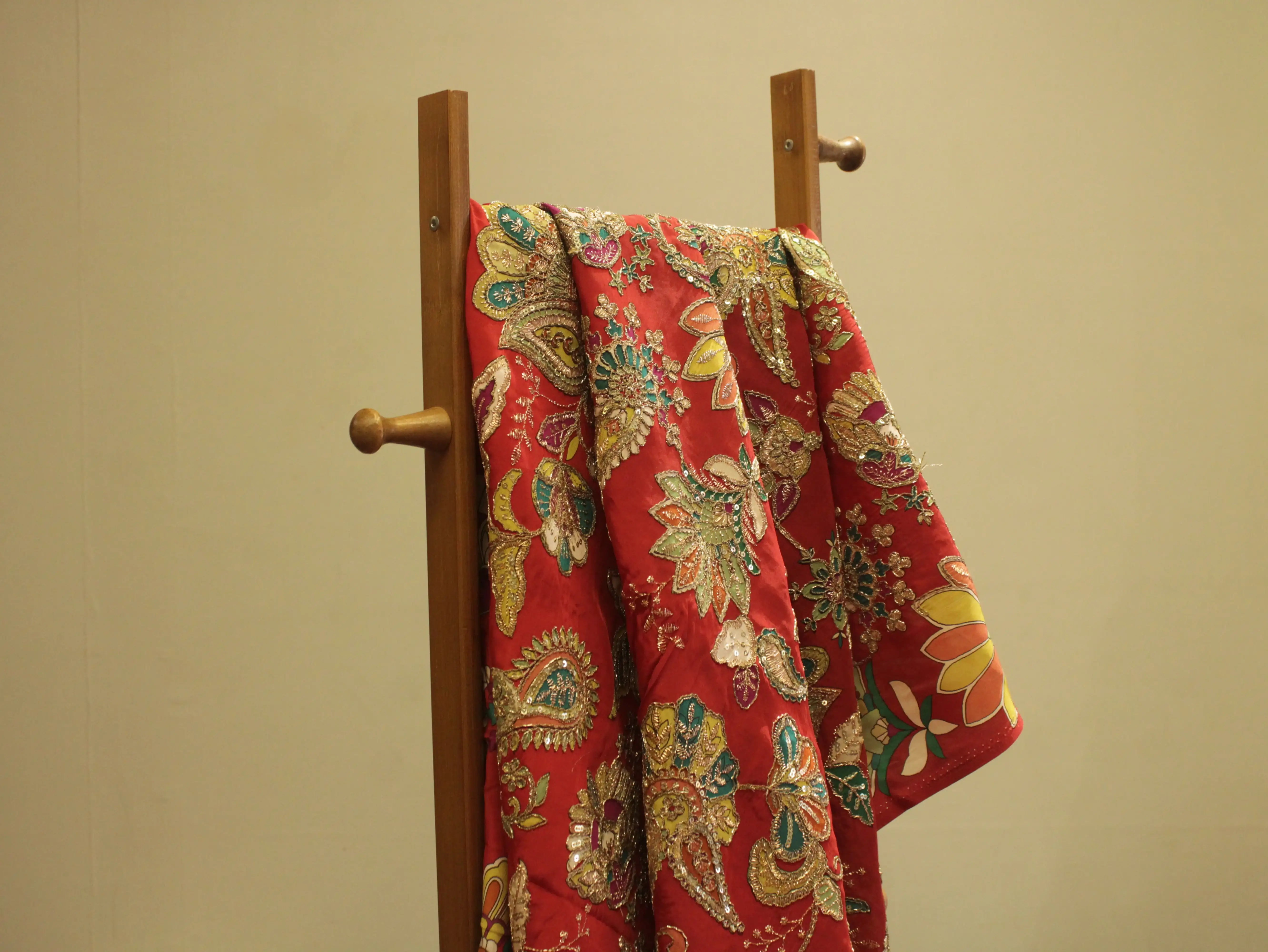 POSH : Premium Coding Work Natural Crepe Fabric