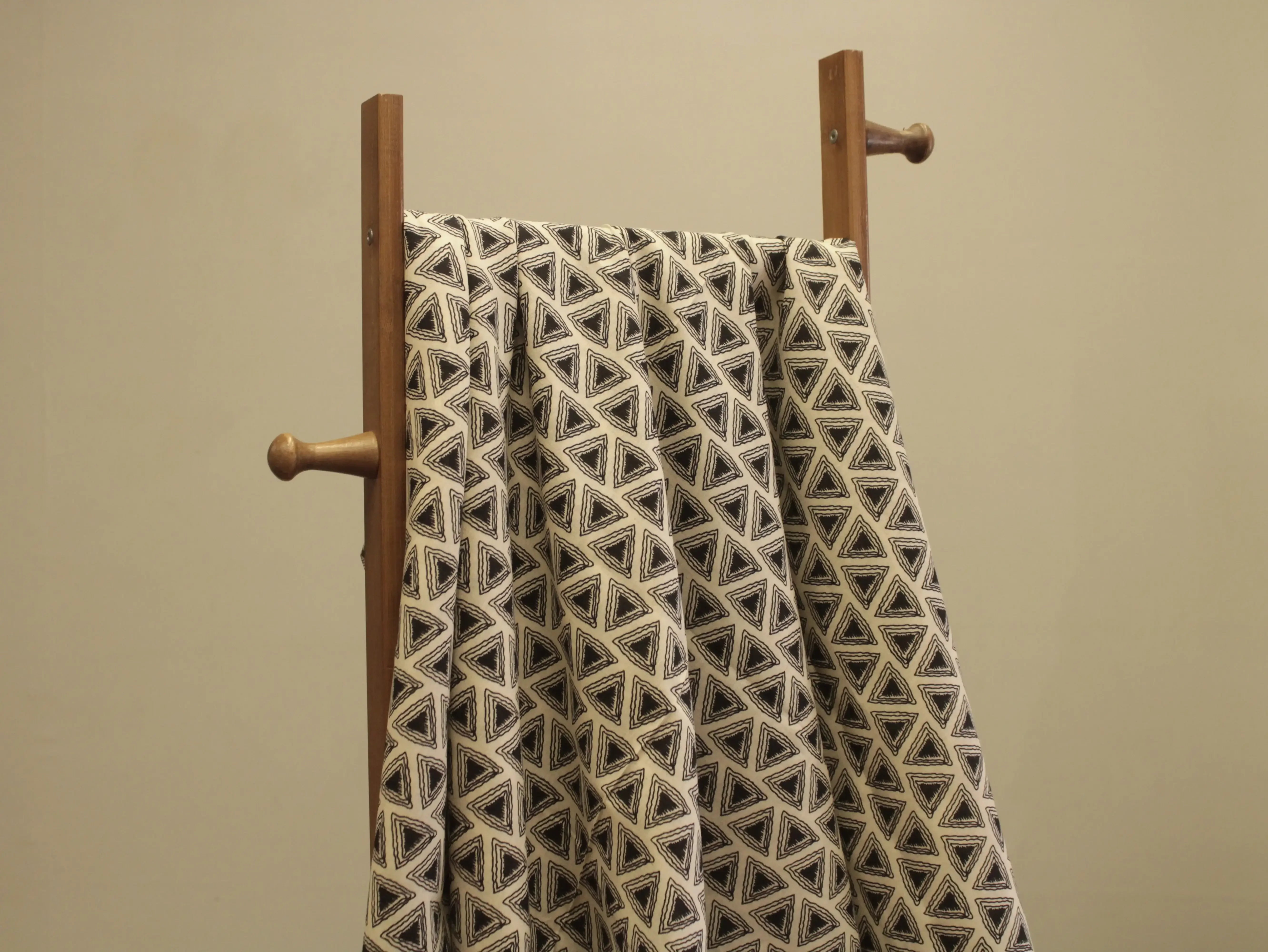 Premium cotton printed fabric - Black - M'Foks