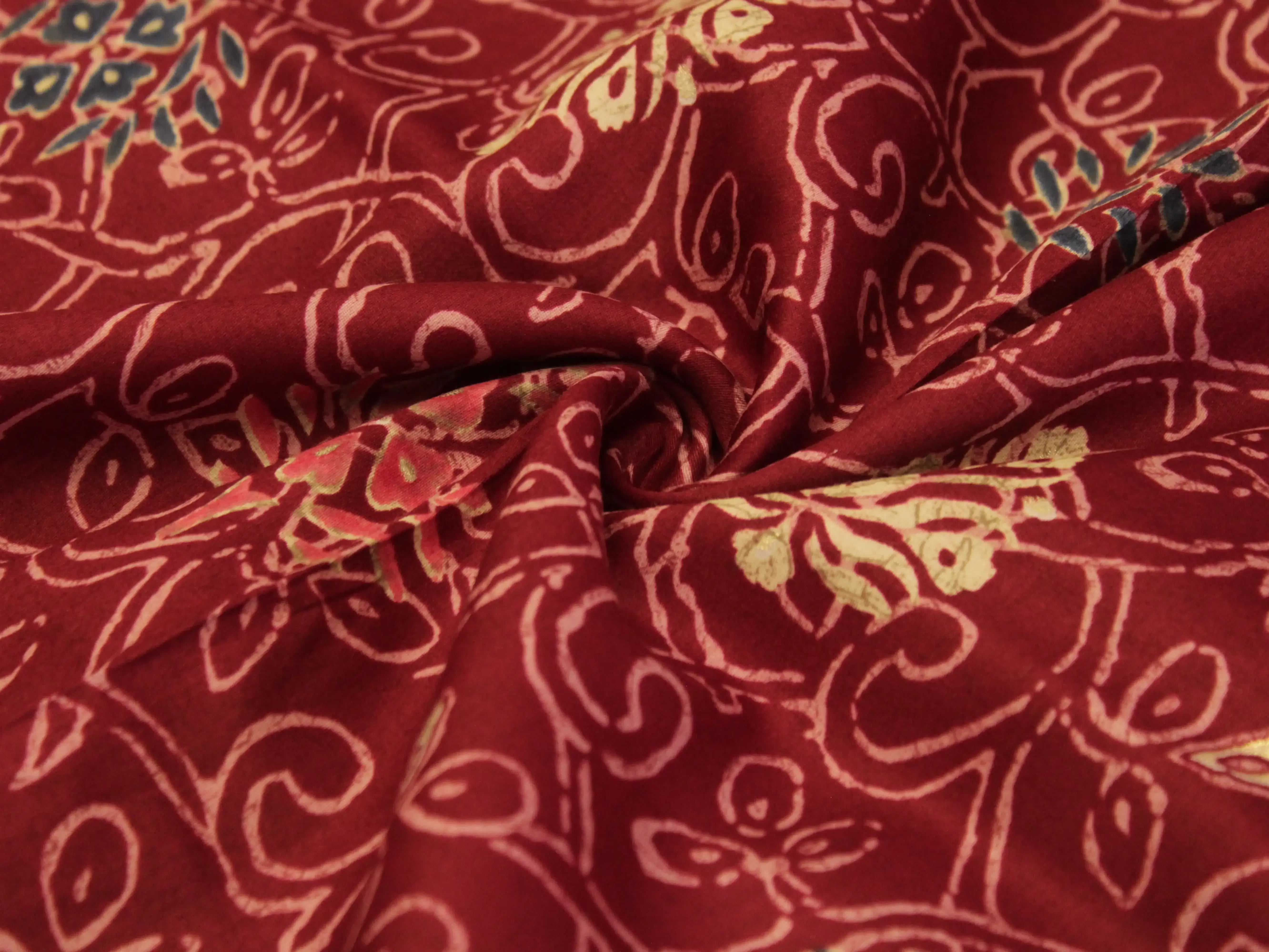Premium Giza Pure Cotton Print Fabric - Maroon - M'Foks