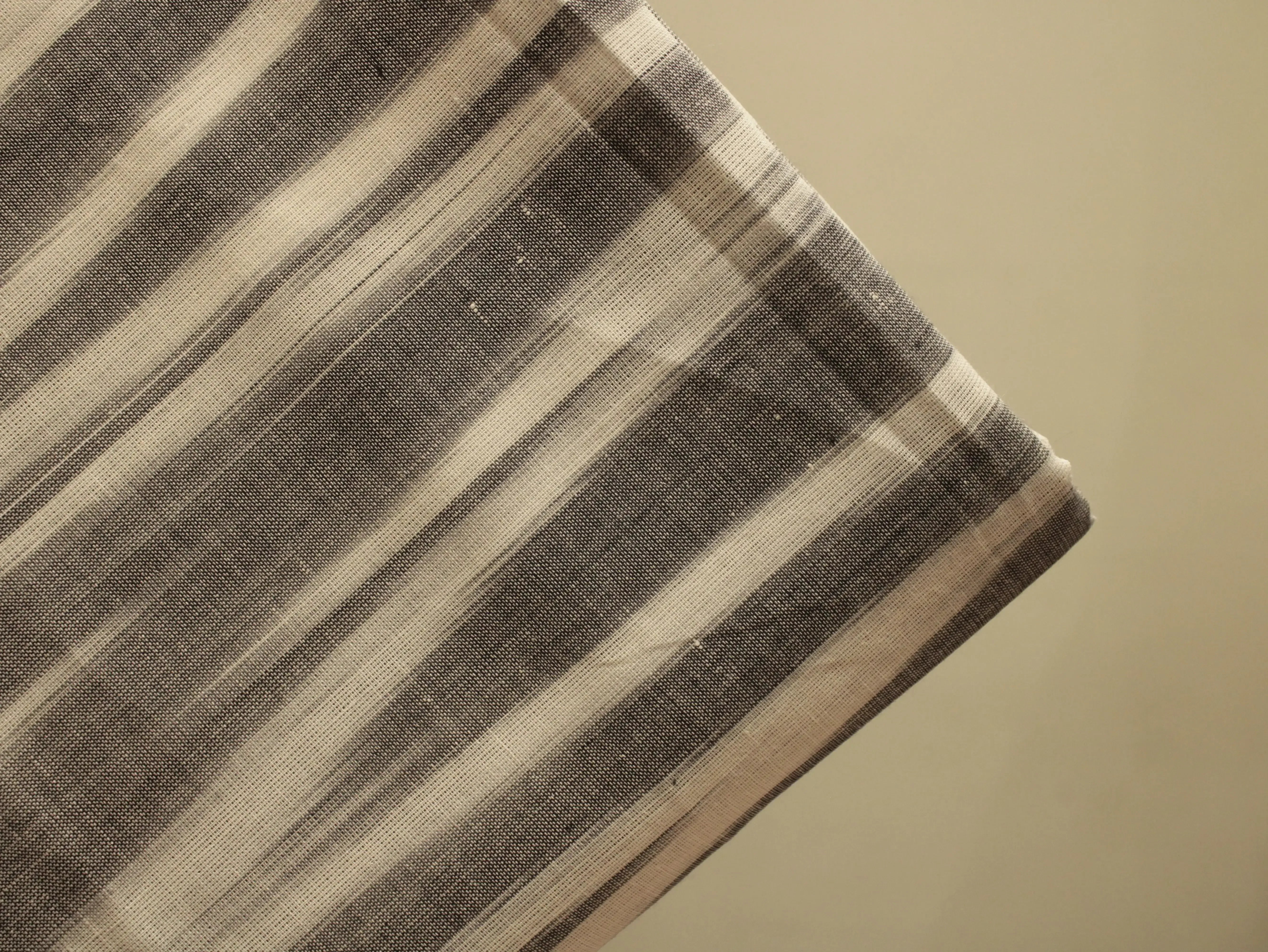 Mfoks : Handloom Pure Cotton Woven Fabric - Grey - M'Foks