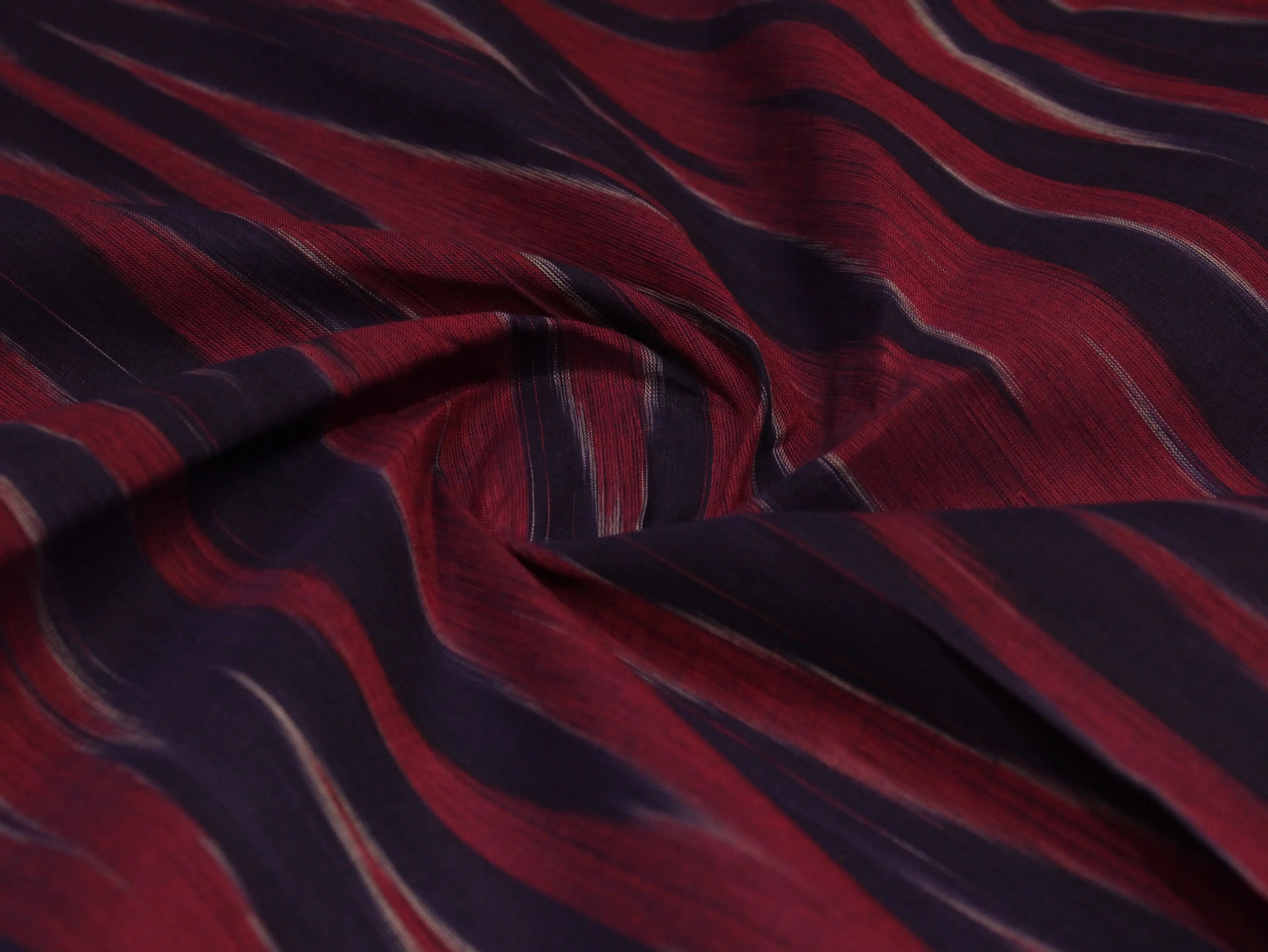 Mfoks : Handloom Pure Cotton Woven Fabric - Magenta - M'Foks