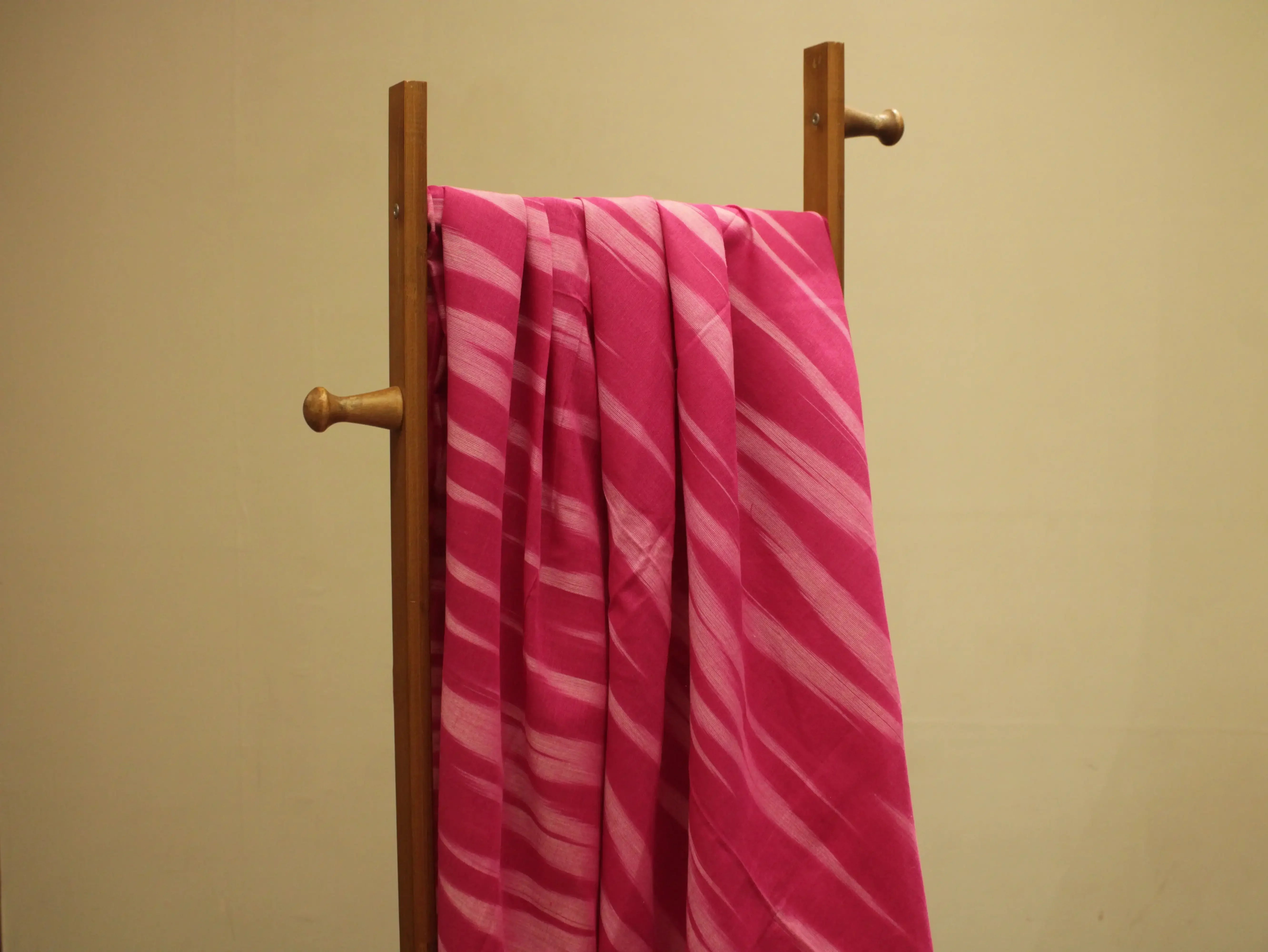 Mfoks : Handloom Pure Cotton Woven Fabric - Pink - M'Foks