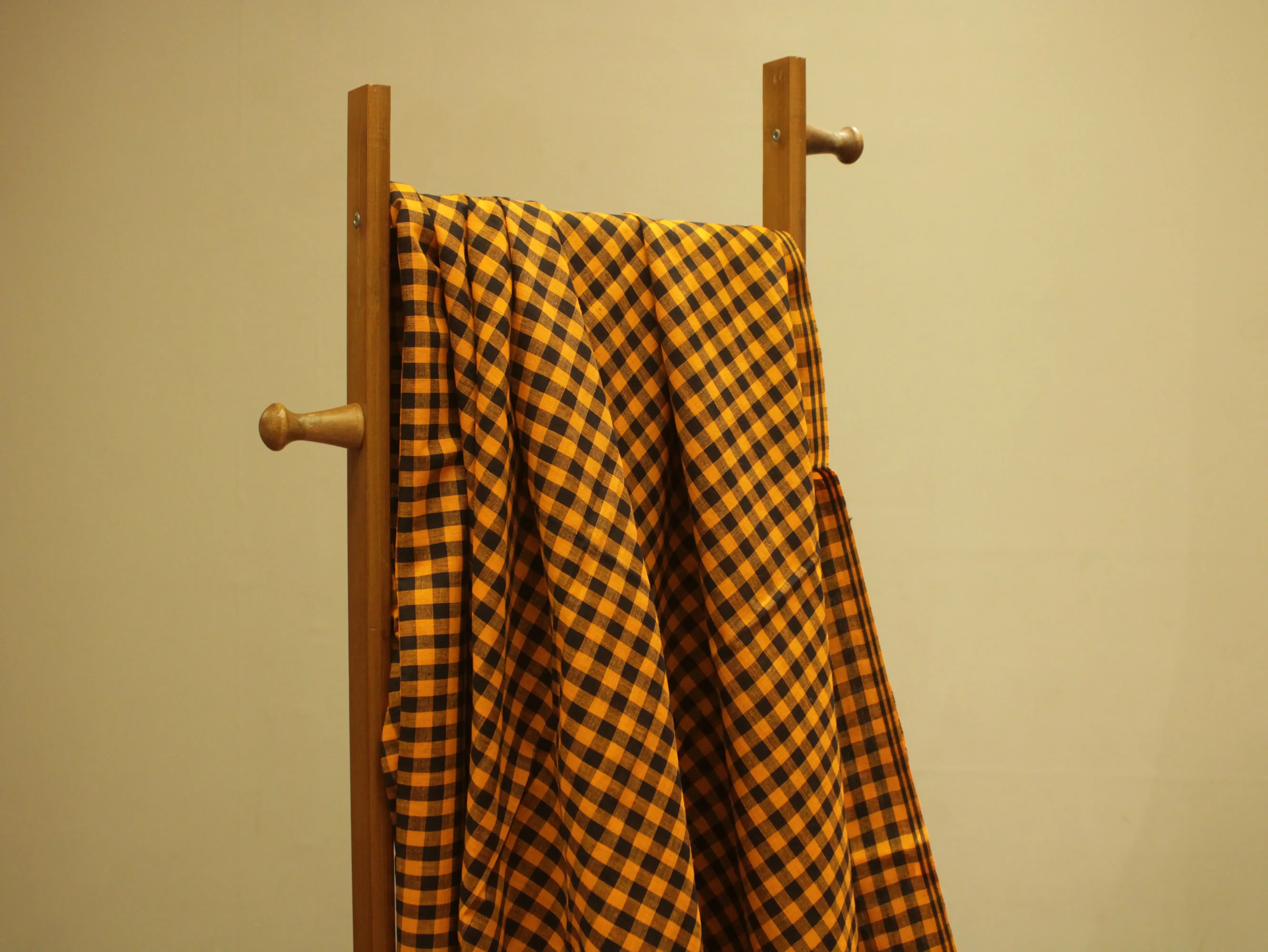 Checked Handloom Pure Cotton Woven Fabric - M'Foks