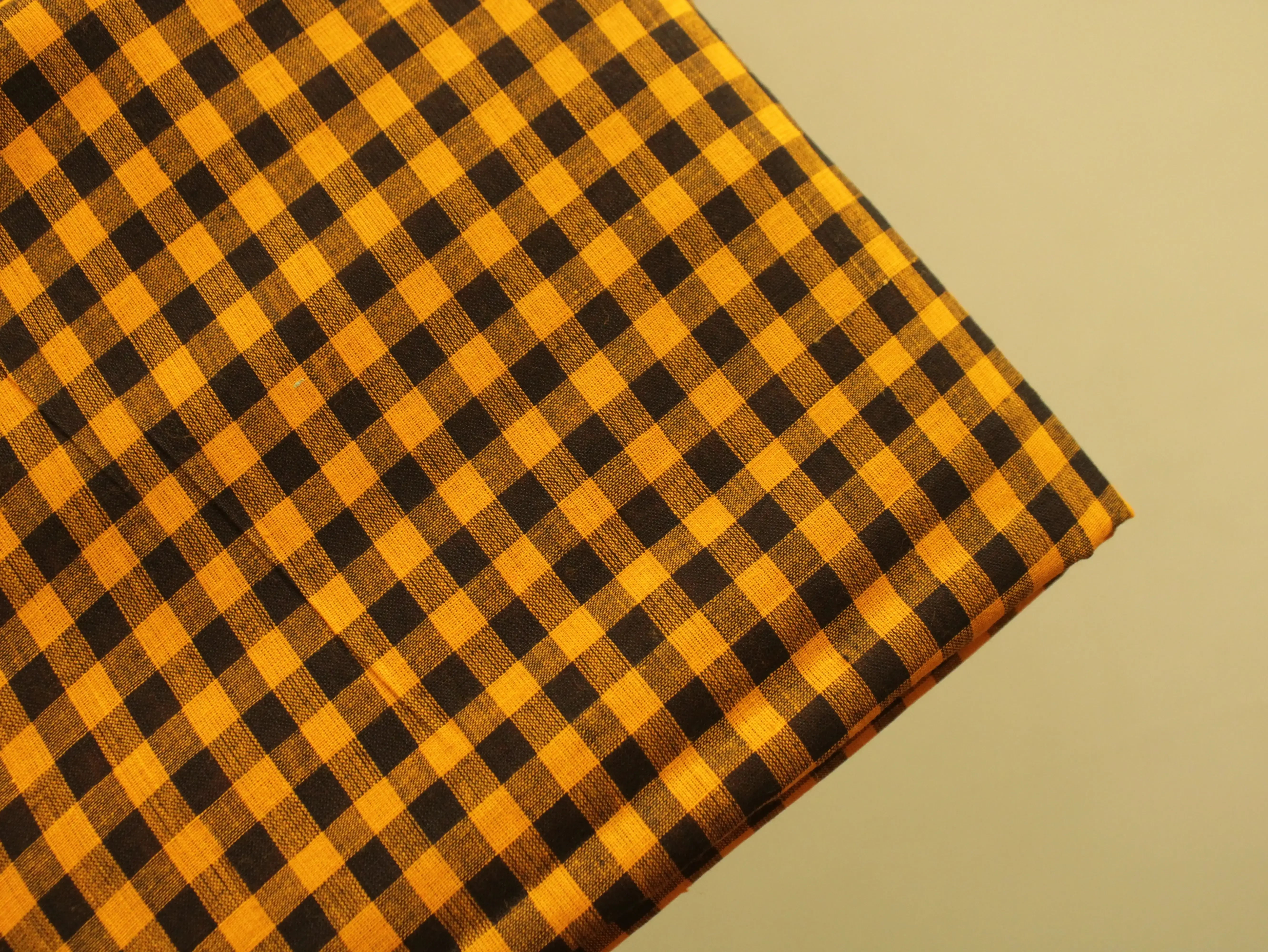 Checked Handloom Pure Cotton Woven Fabric - M'Foks