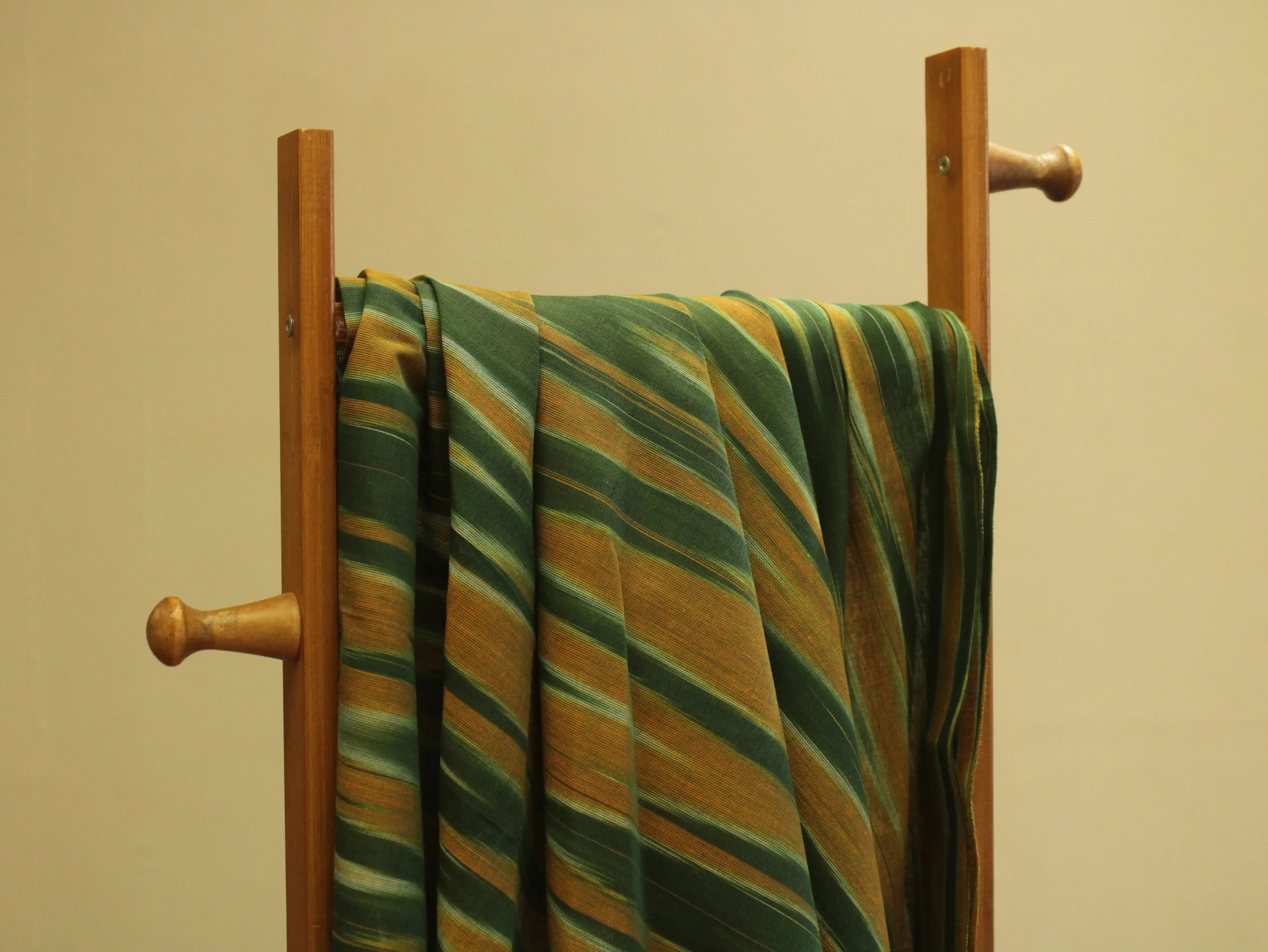 Mfoks : Handloom Pure Cotton Woven Fabric - Green - M'Foks