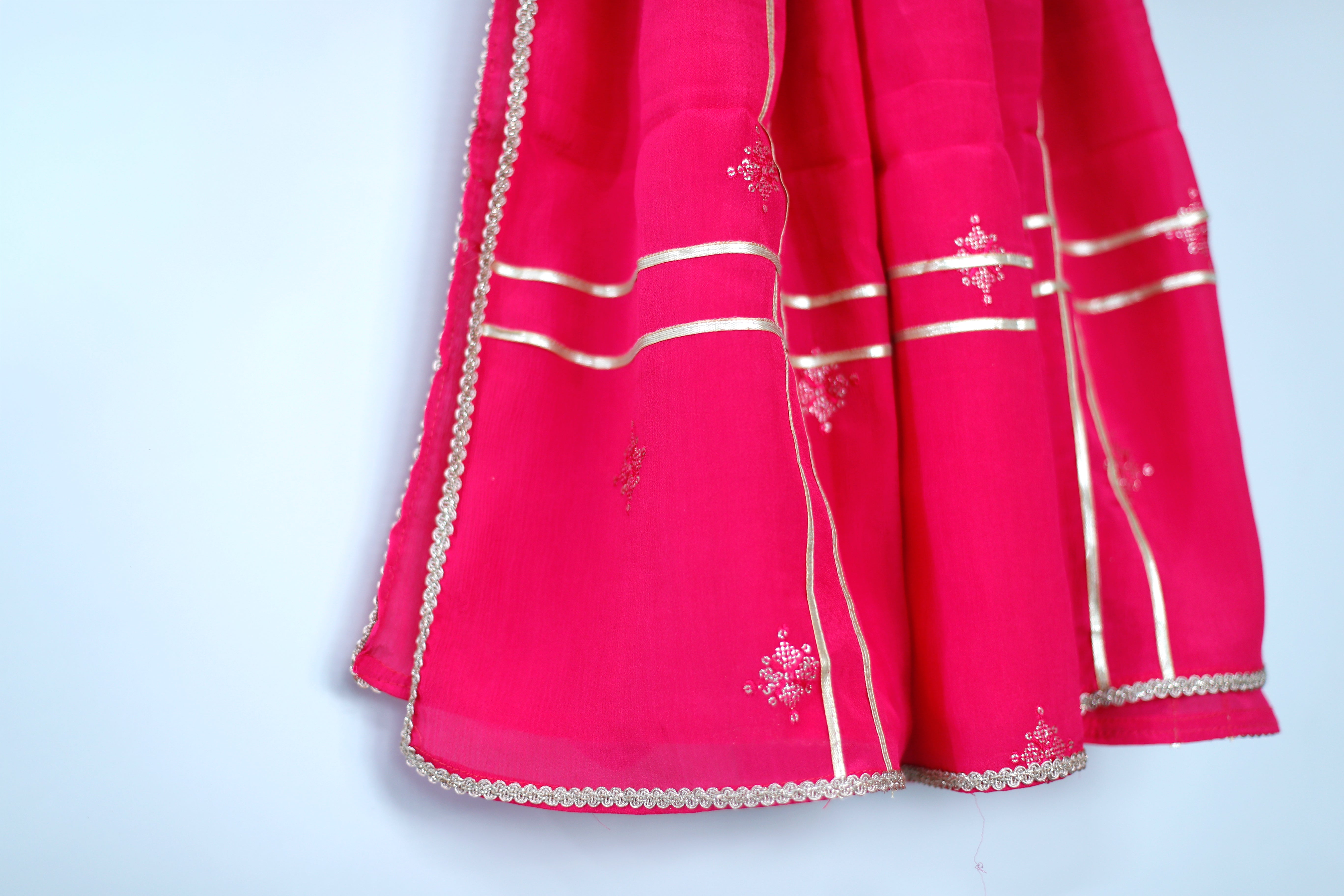 Chinon Minimal Buti Traditional Dupatta - Rani - M'Foks