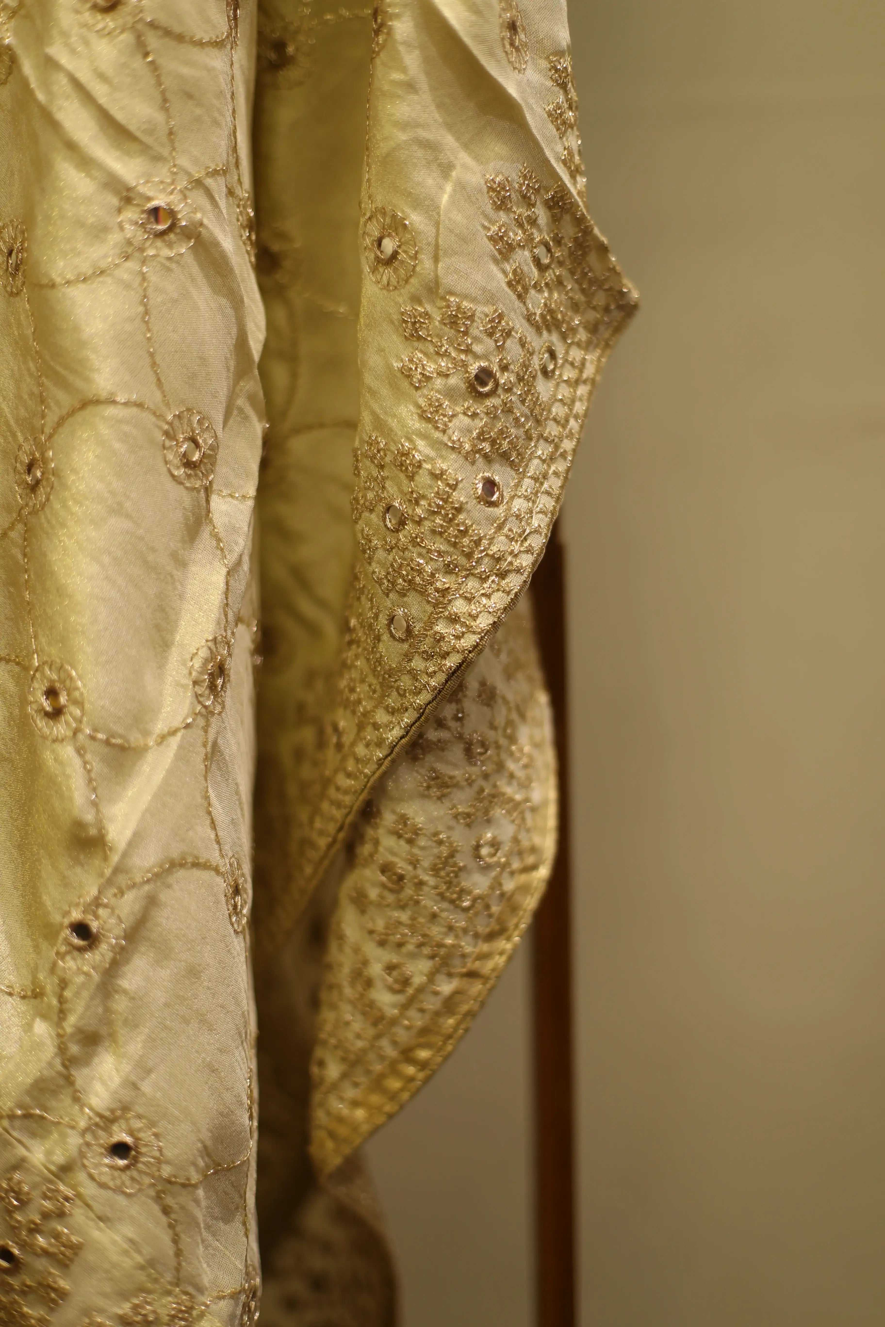 Tissue Zari Woven Work Dupatta - Dyeable