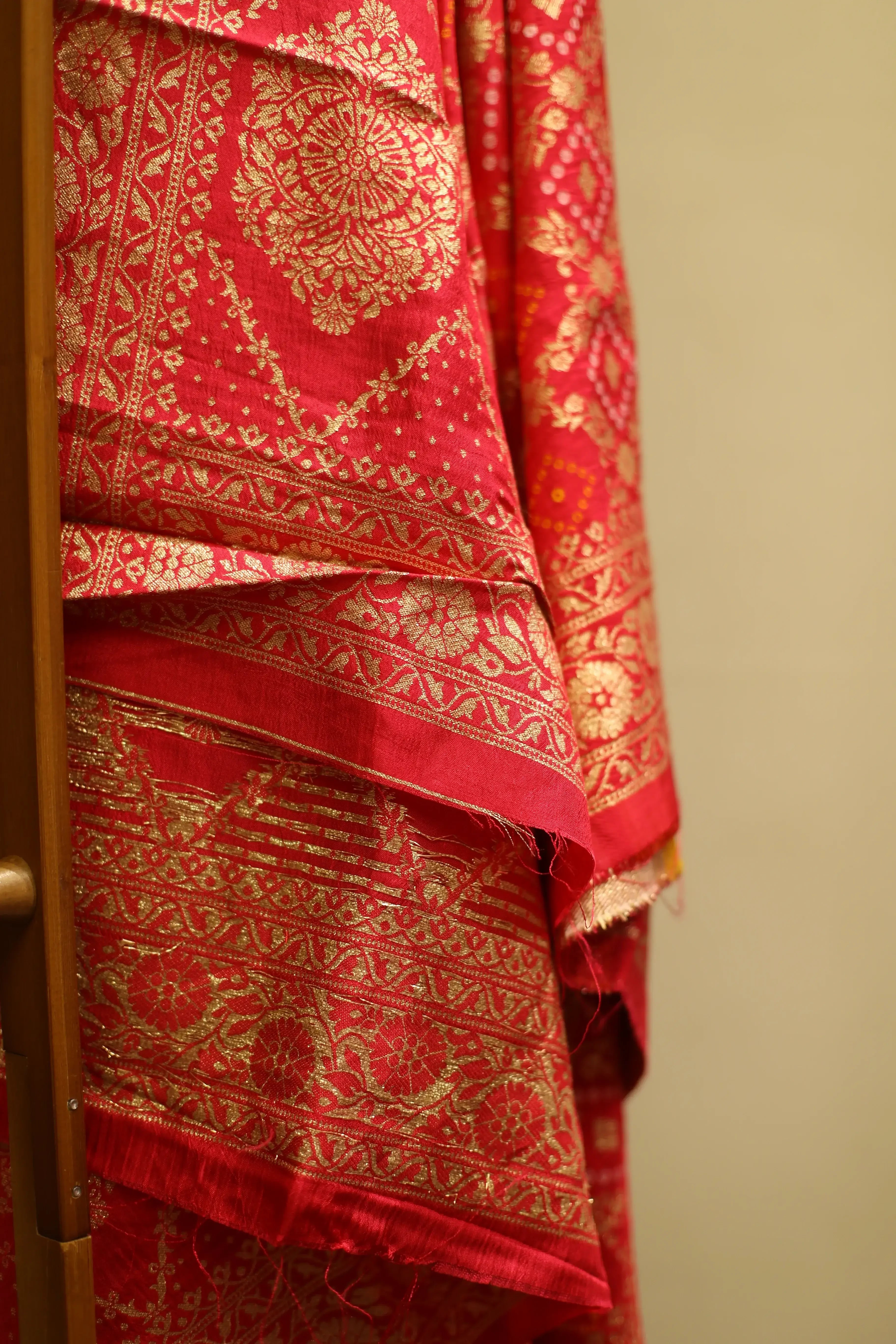 Dola Silk Zari Woven Dupatta/Stole - Rani - M'Foks