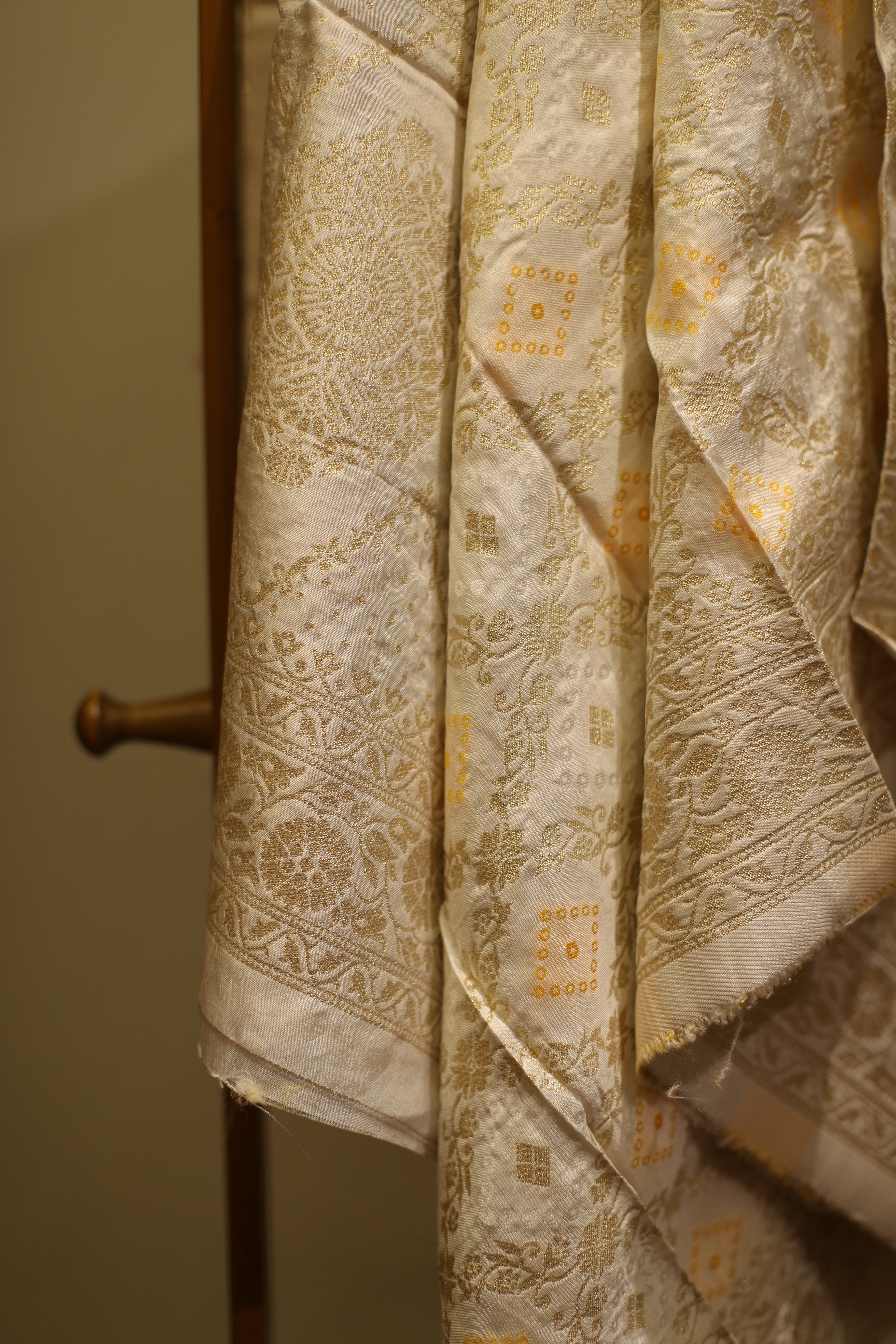 Dola Silk Zari Woven Dupatta/Stole - White Dyeable