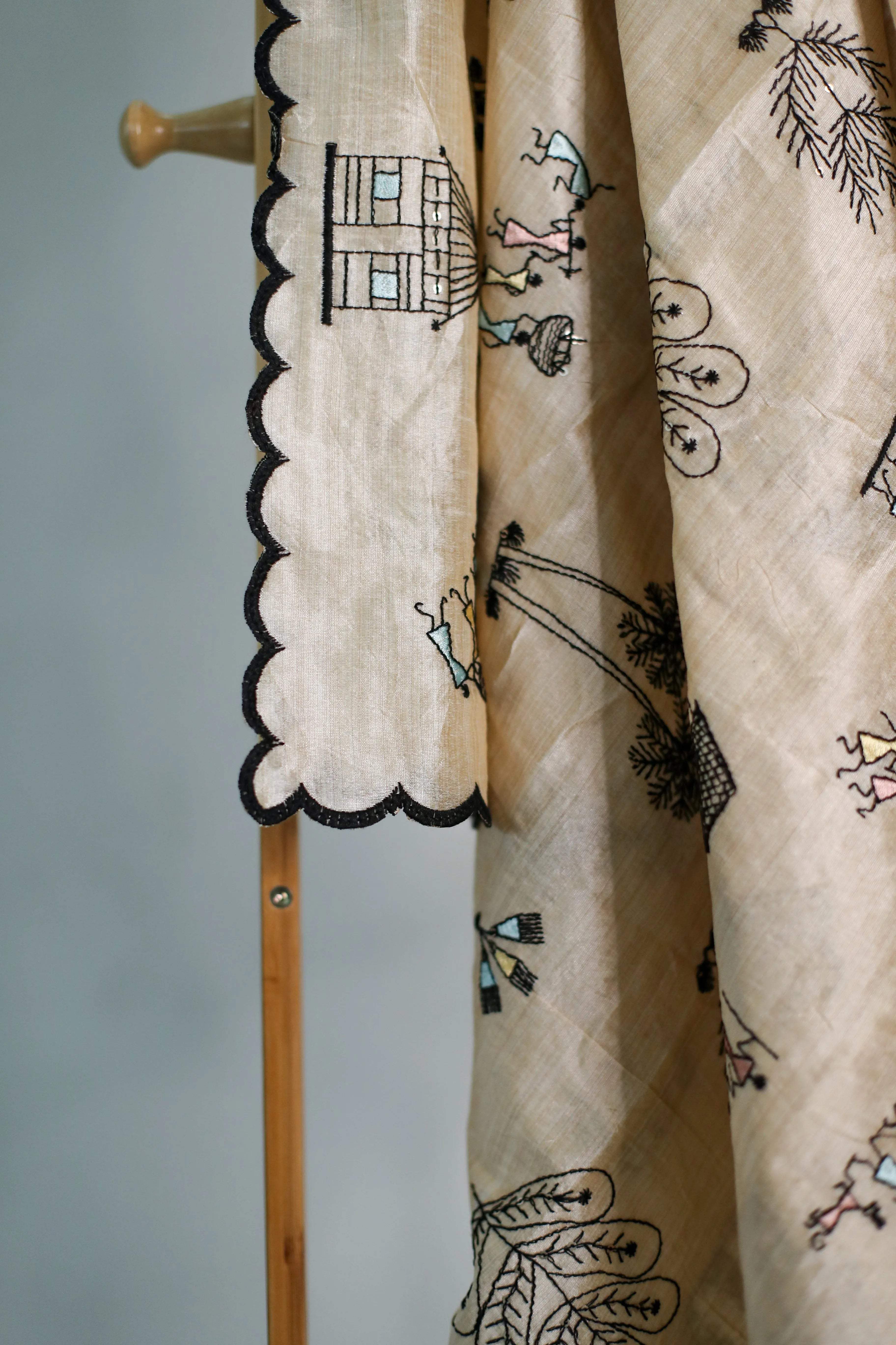 Warli Embroidered Silk Dupatta - M'Foks