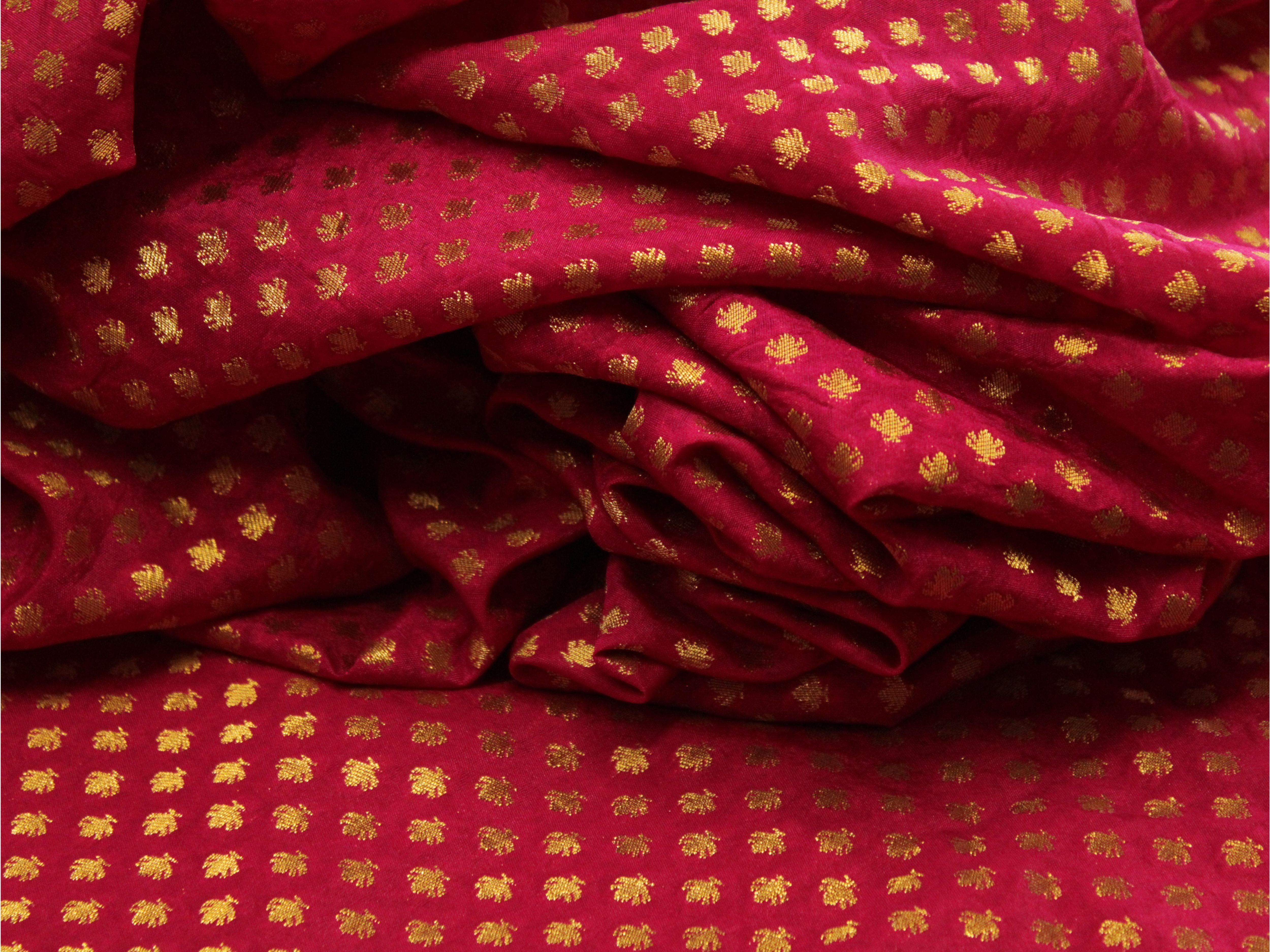 Banarasi Brocade Fabric - Rani - M'Foks