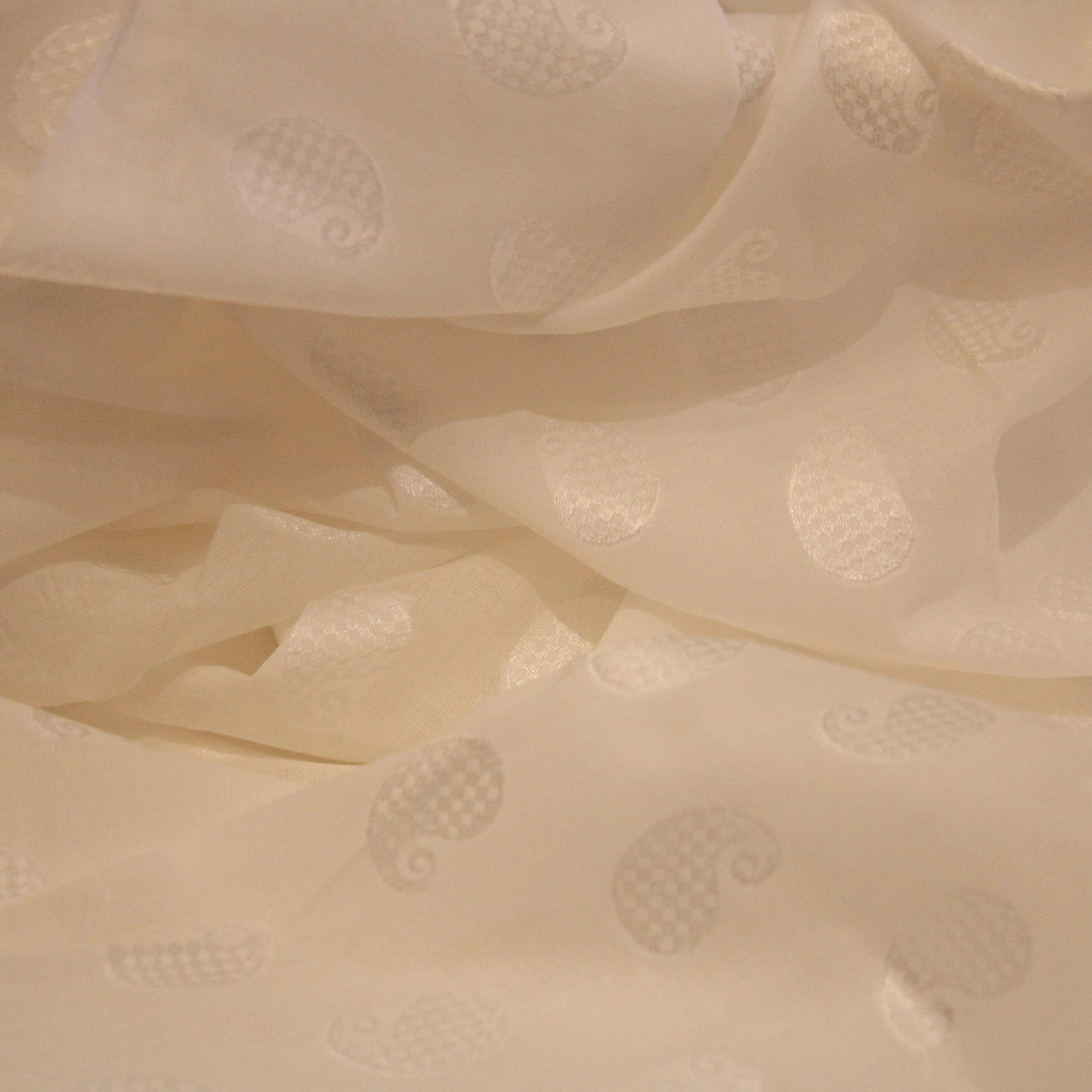 Dream weave - Cotton White Paisley Woven Fabric - M'Foks