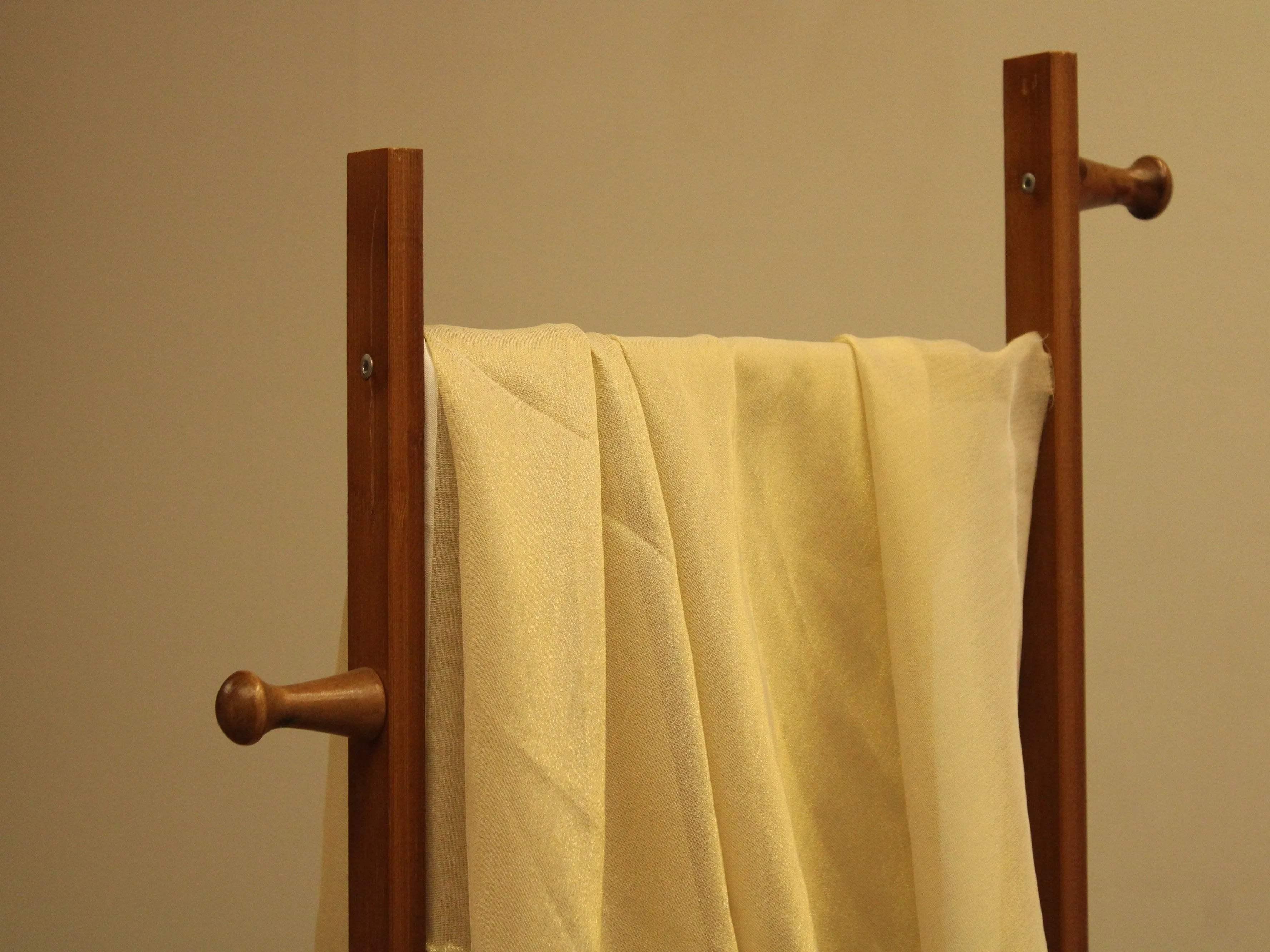 Tissue Cosmos Viscose Blend Fabric – Golden