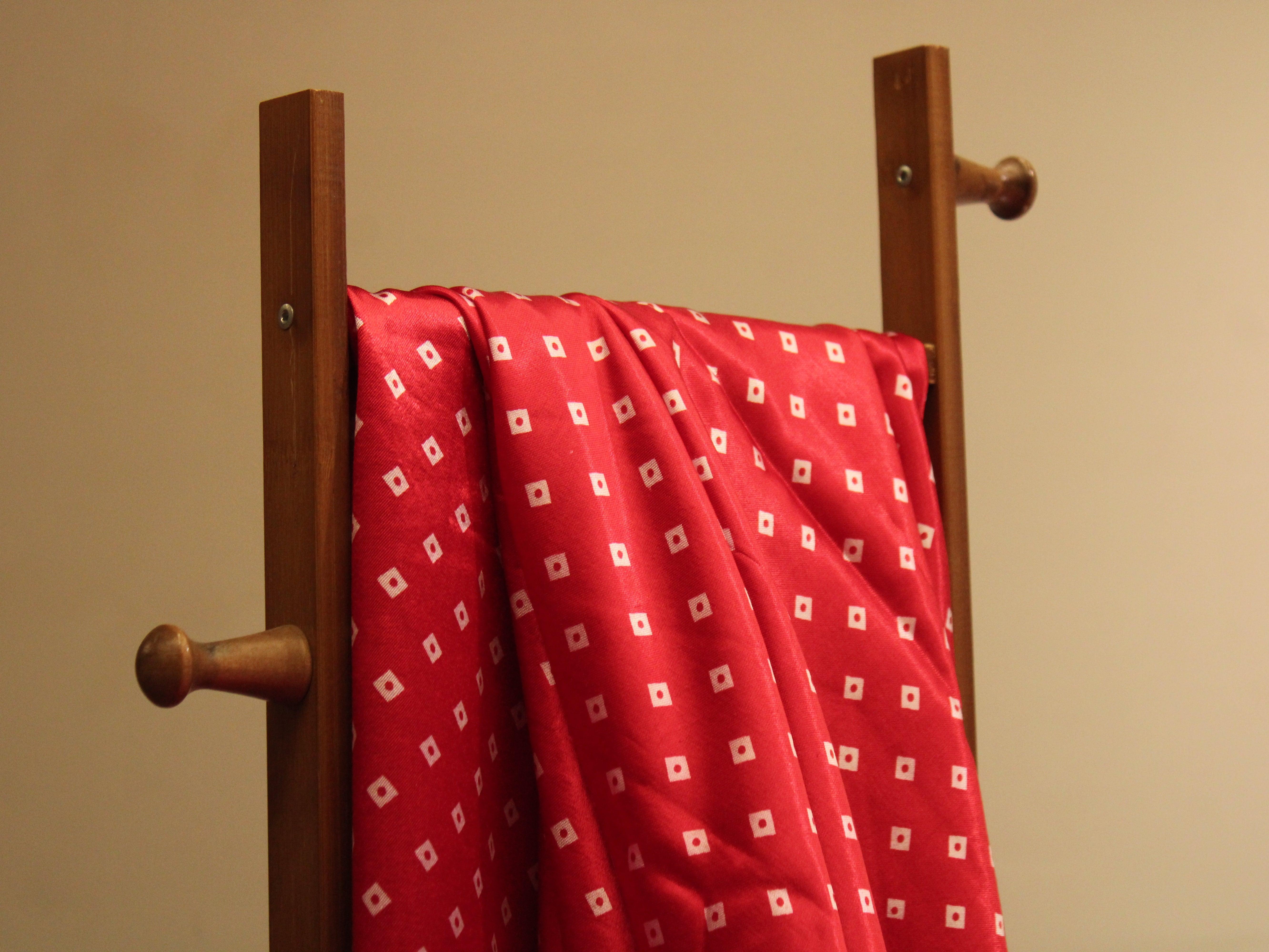 Gaji : Vintage Bandhani Print Fabric - Red - M'Foks
