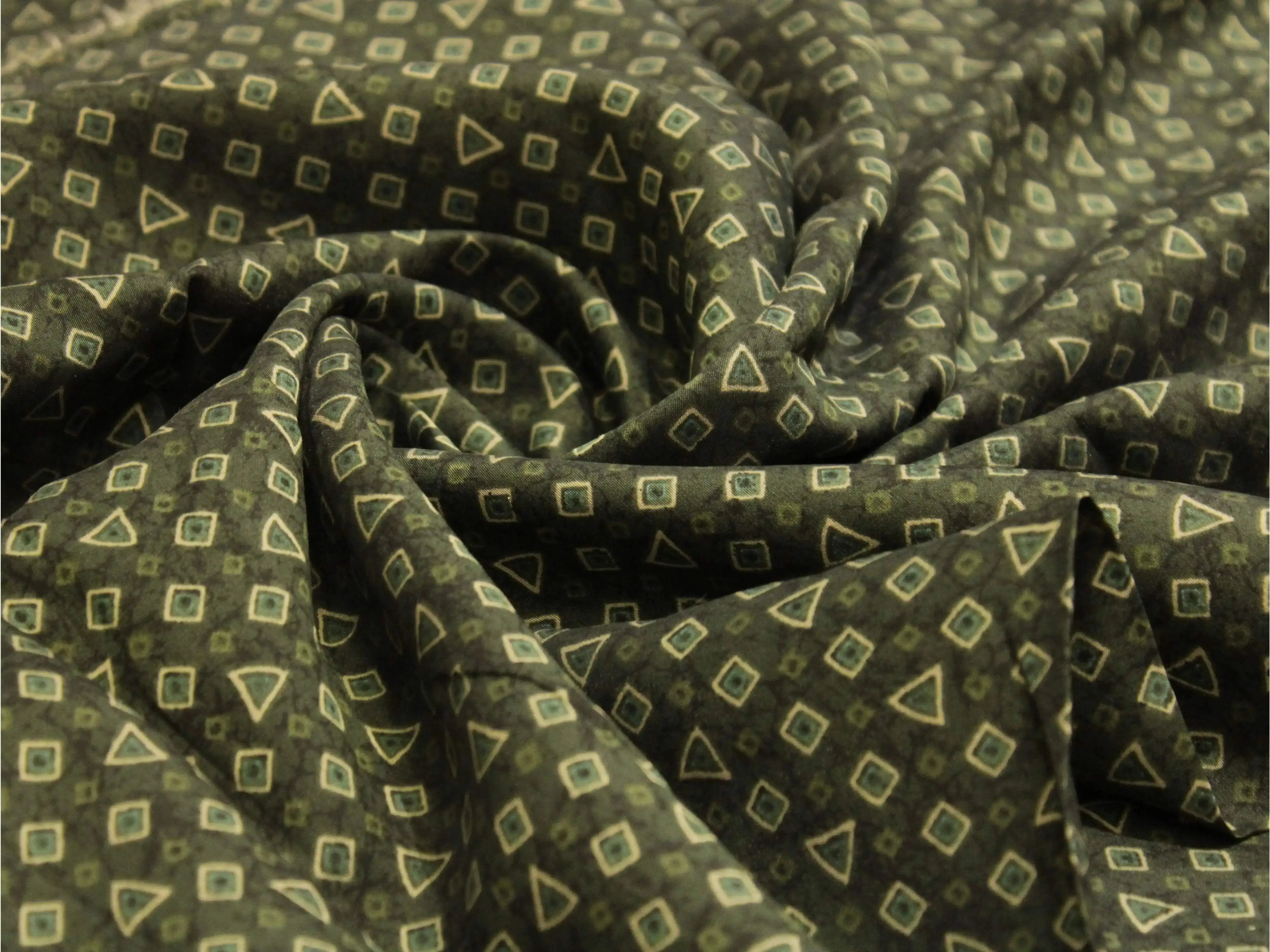 Loud : Digital Print Muslin Silk Fabric - M'Foks