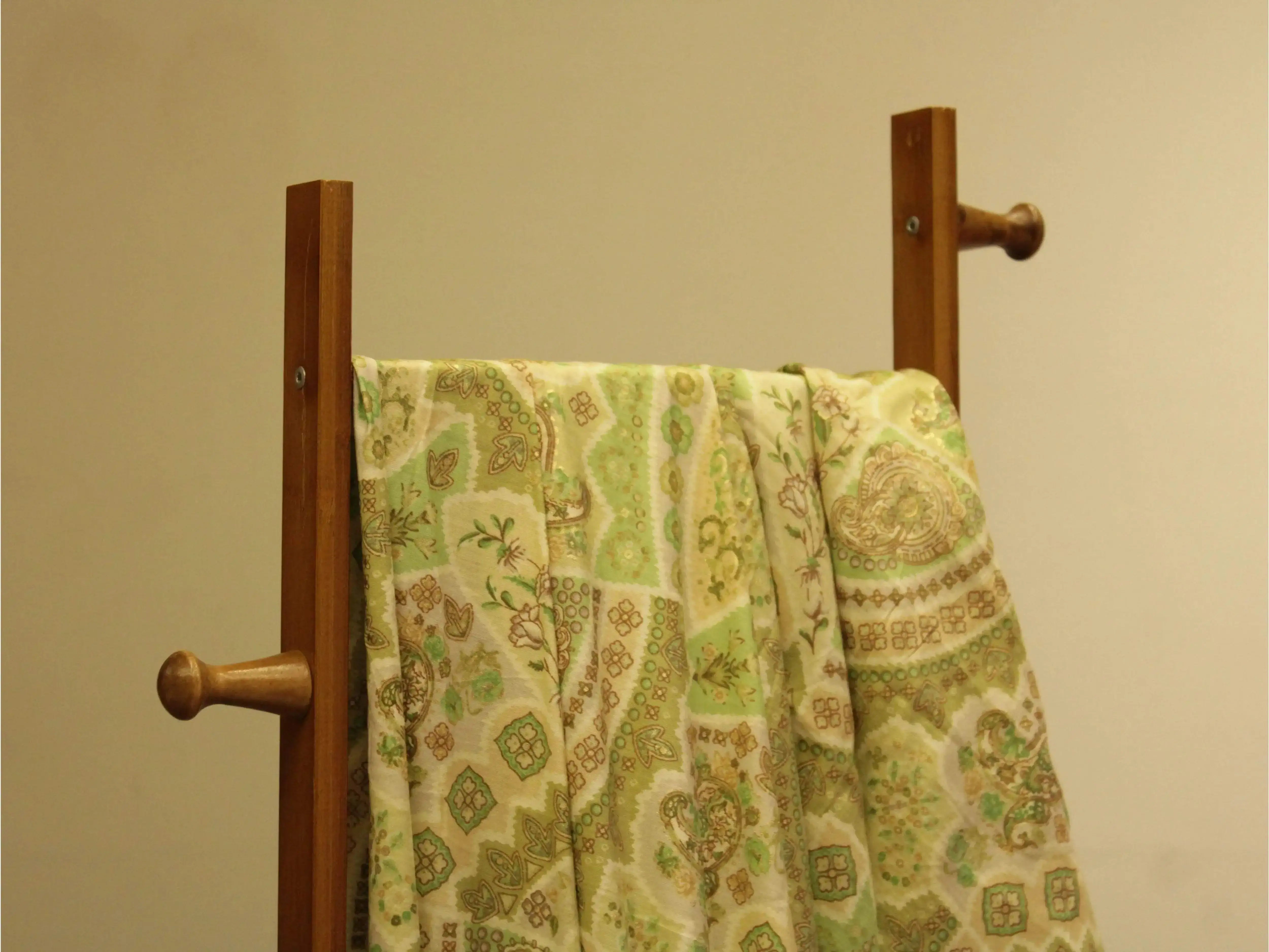 Loud : Digital Print Muslin Silk Fabric - M'Foks