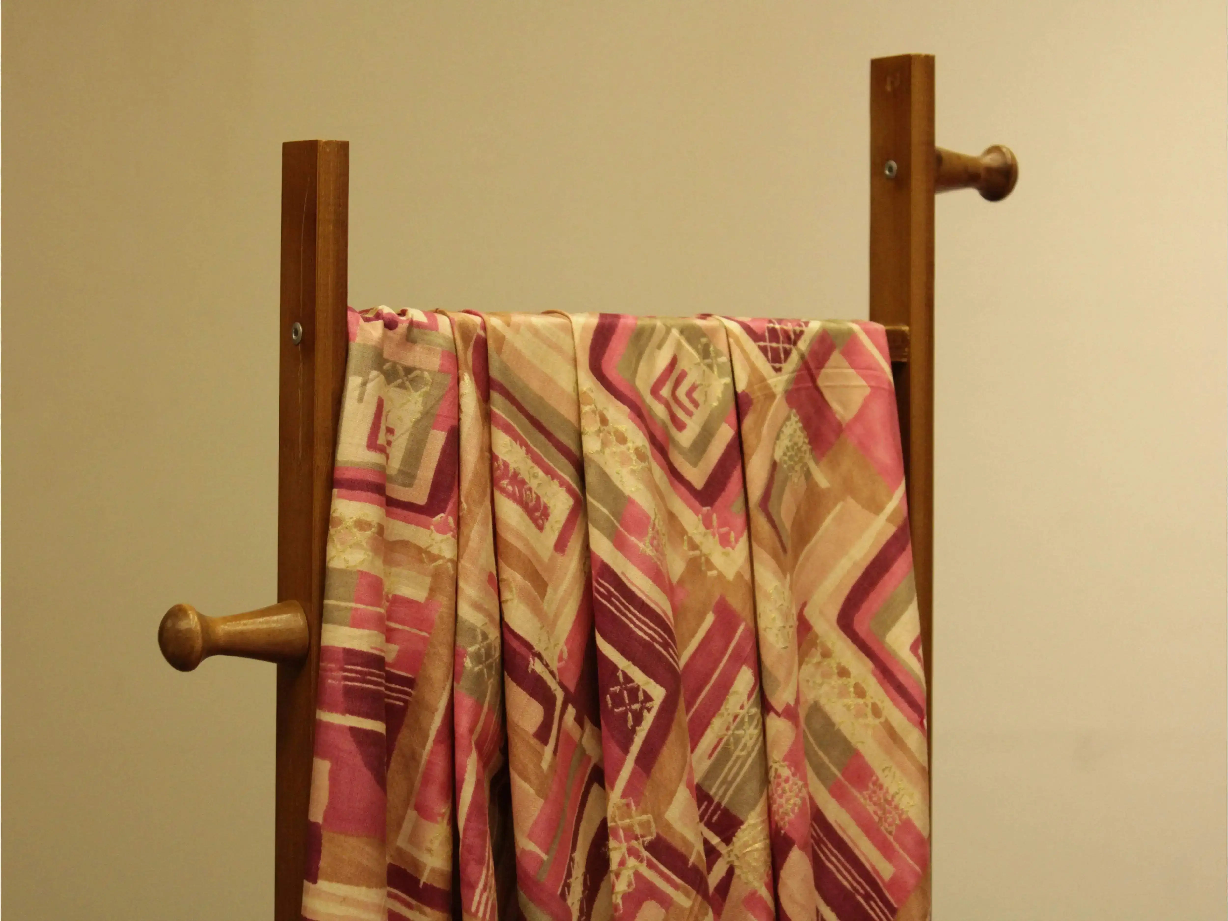 Loud : Digital Print Muslin Silk Fabric - M'Foks