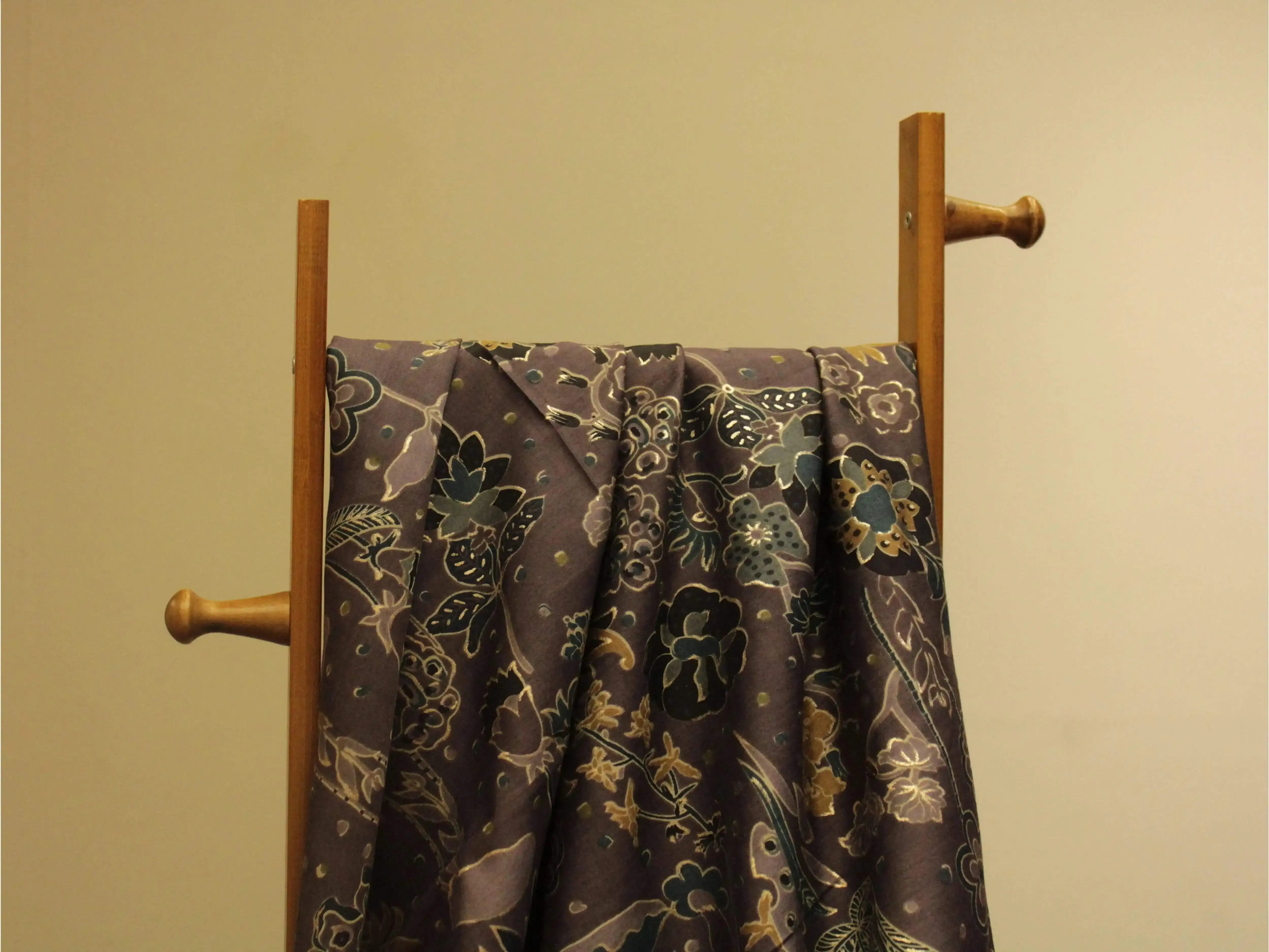 Loud : Digital Print Muslin Silk Fabric - M'Foks