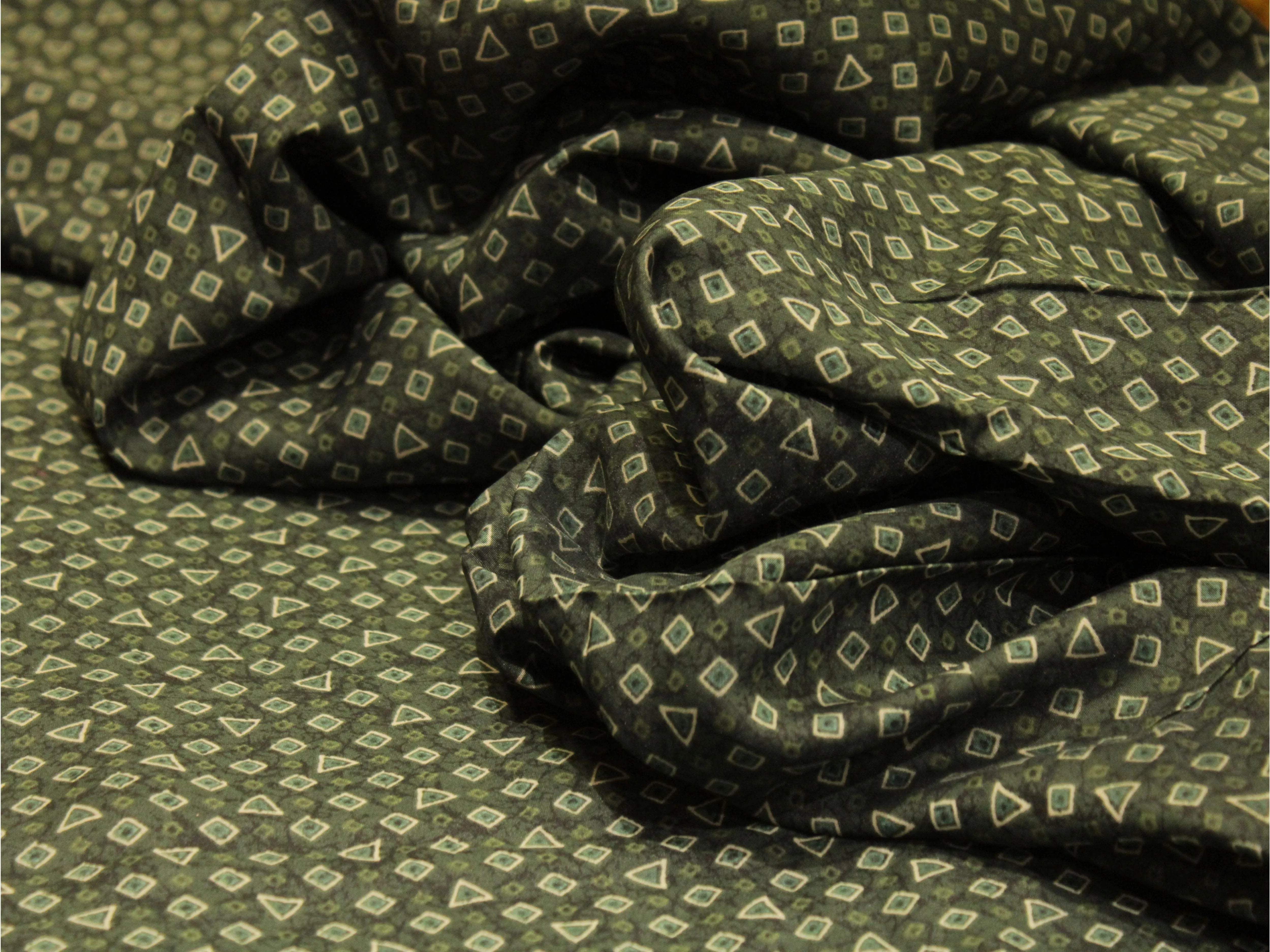 Loud : Digital Print Muslin Silk Fabric - M'Foks