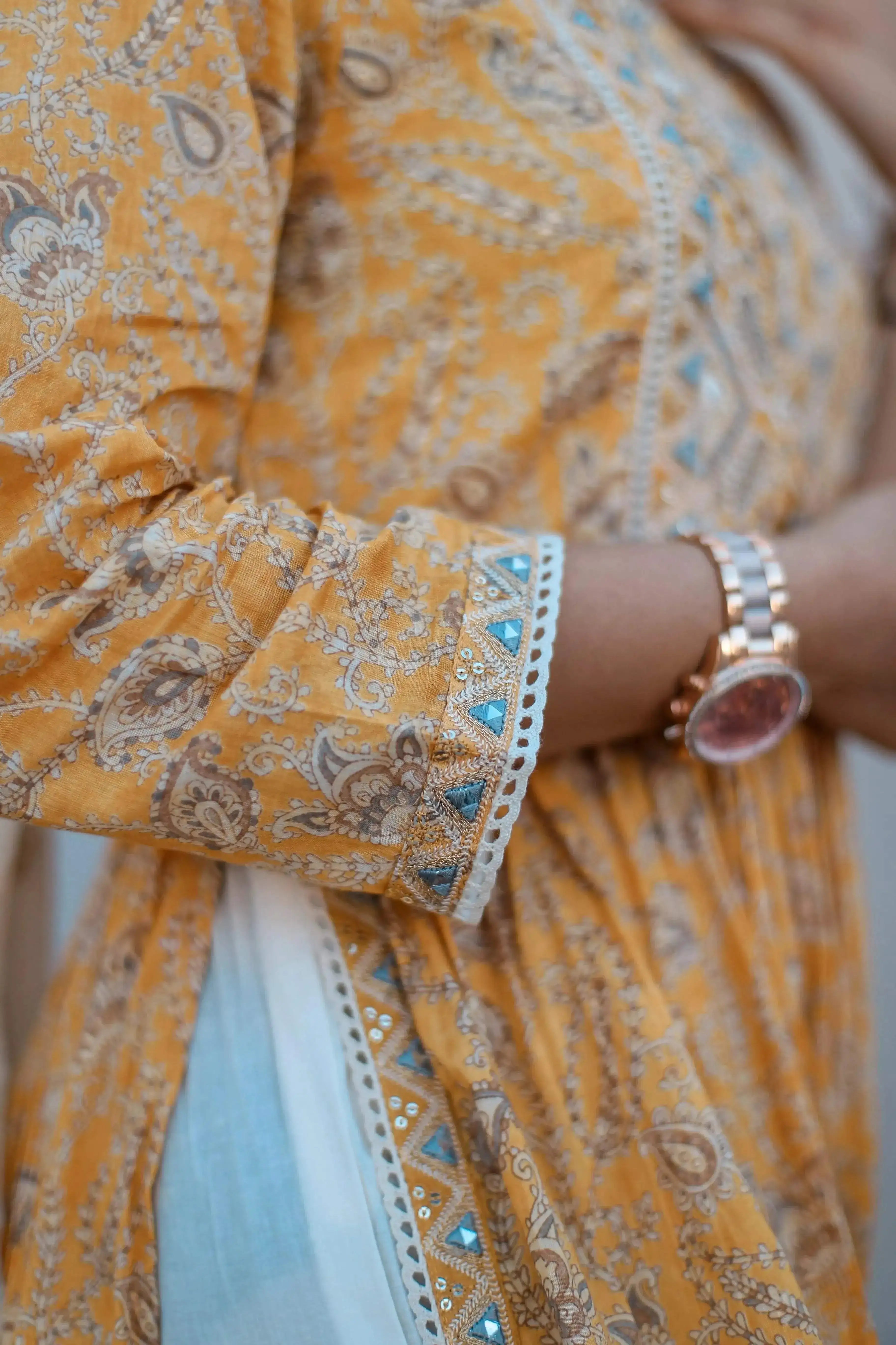 मलमल - Nayra Cut Kurta & Dupatta Set - Redefining Elegance - M'Foks