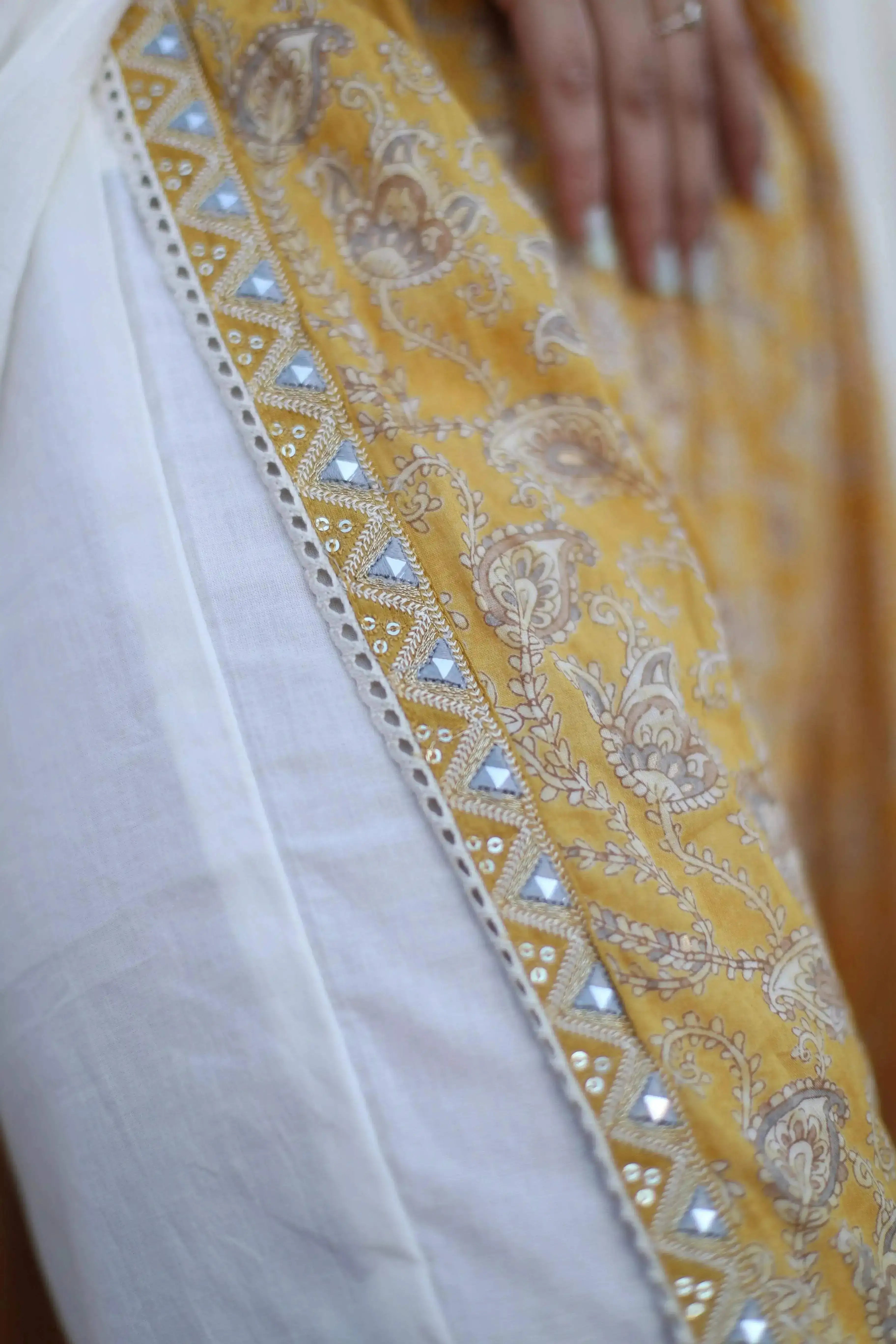 मलमल - Nayra Cut Kurta & Dupatta Set - Redefining Elegance - M'Foks