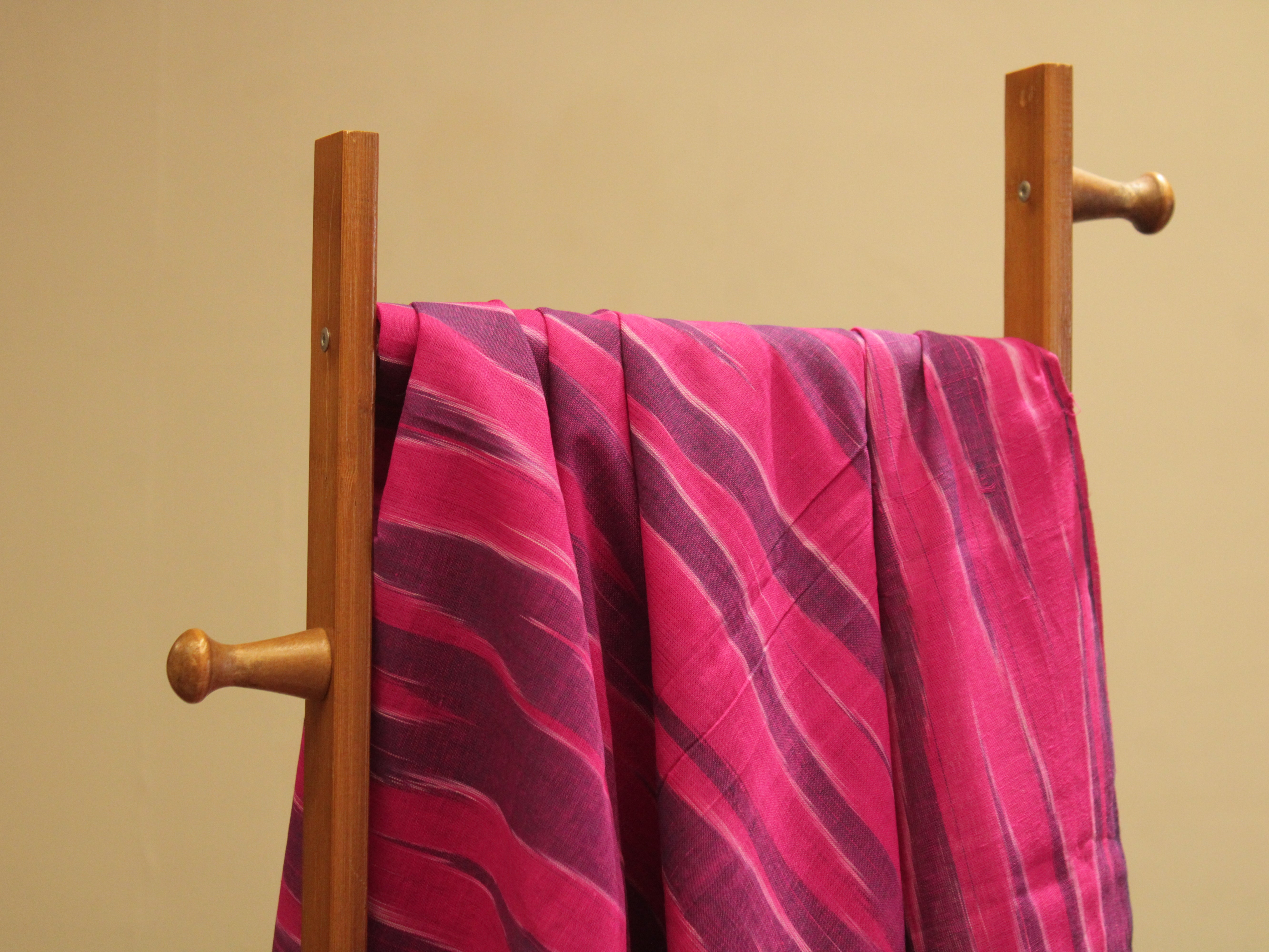 Mfoks : Handloom Pure Cotton Woven Fabric - Silk Rani