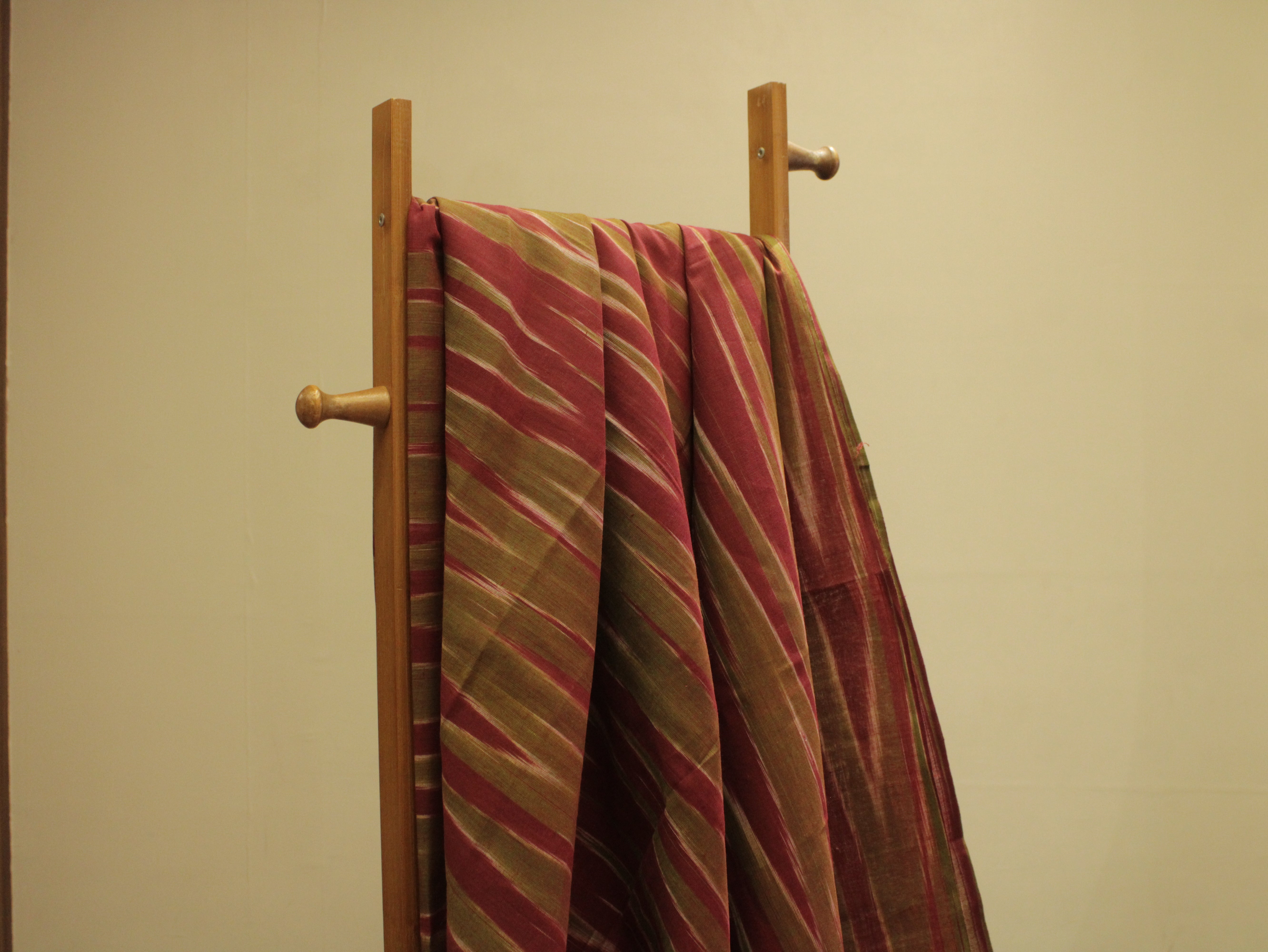 Mfoks : Handloom Pure Cotton Woven Fabric - Maroon