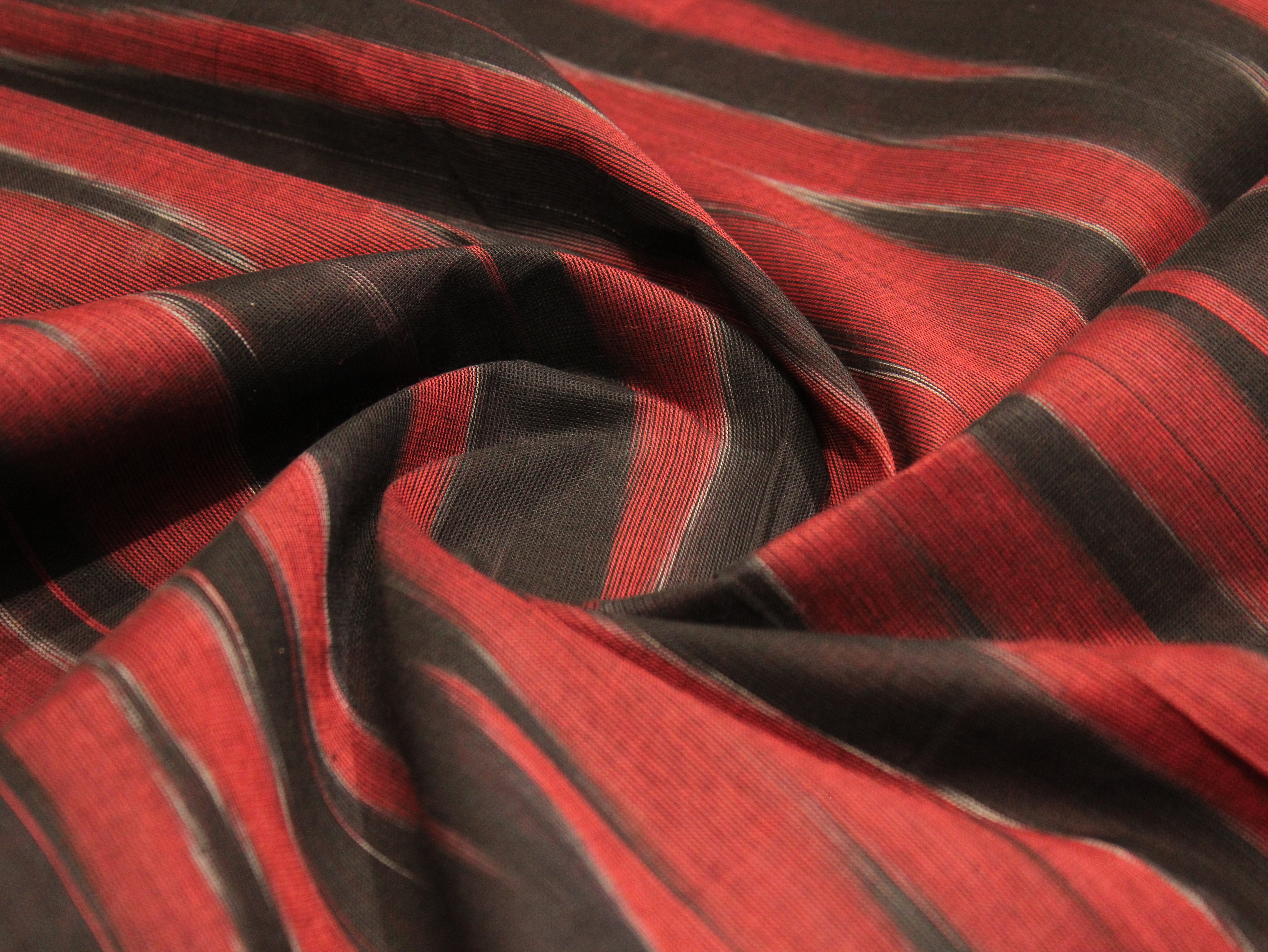 Mfoks : Handloom Pure Cotton Woven Fabric - Black & Maroon
