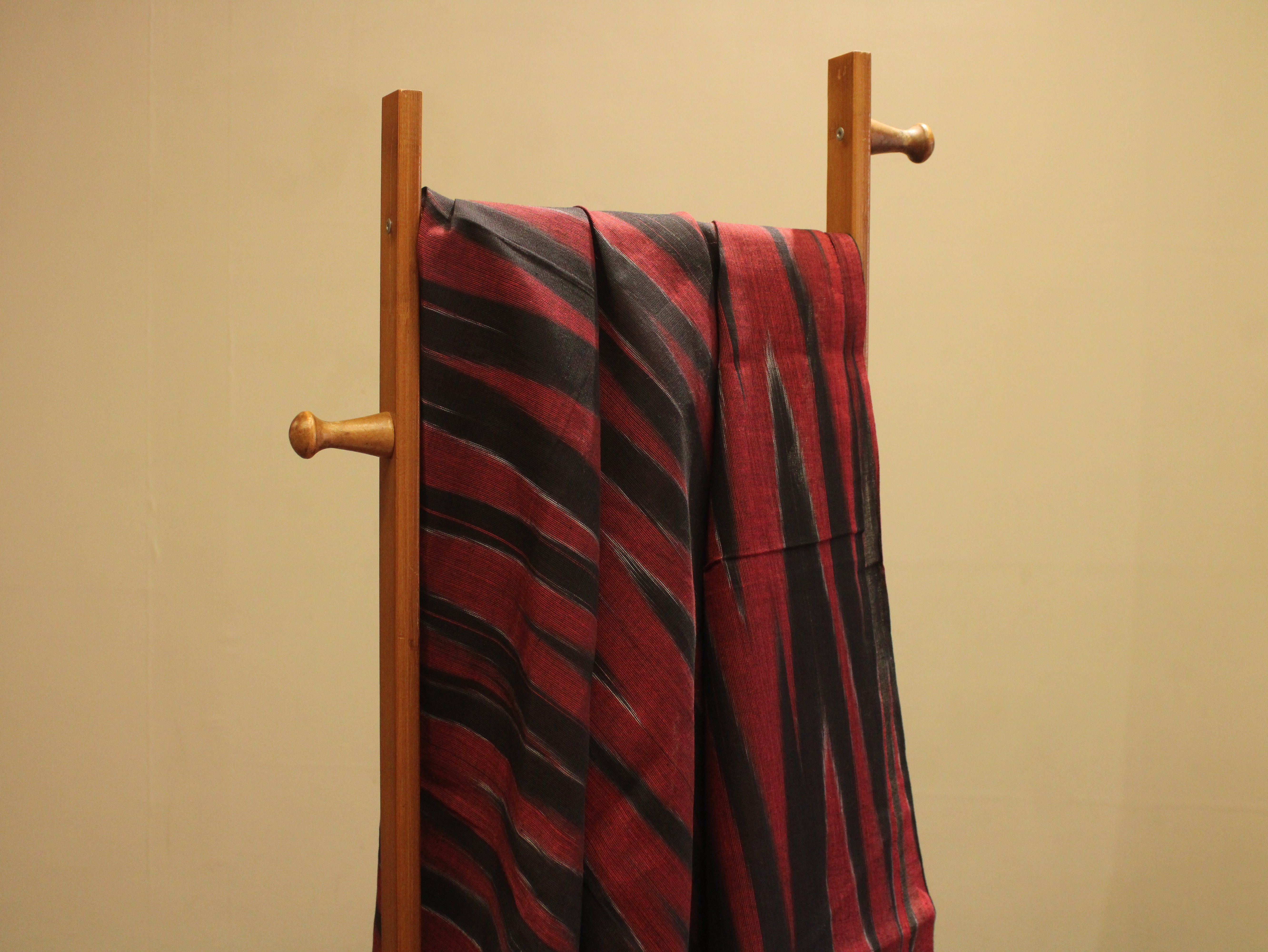 Mfoks : Handloom Pure Cotton Woven Fabric - Black & Maroon