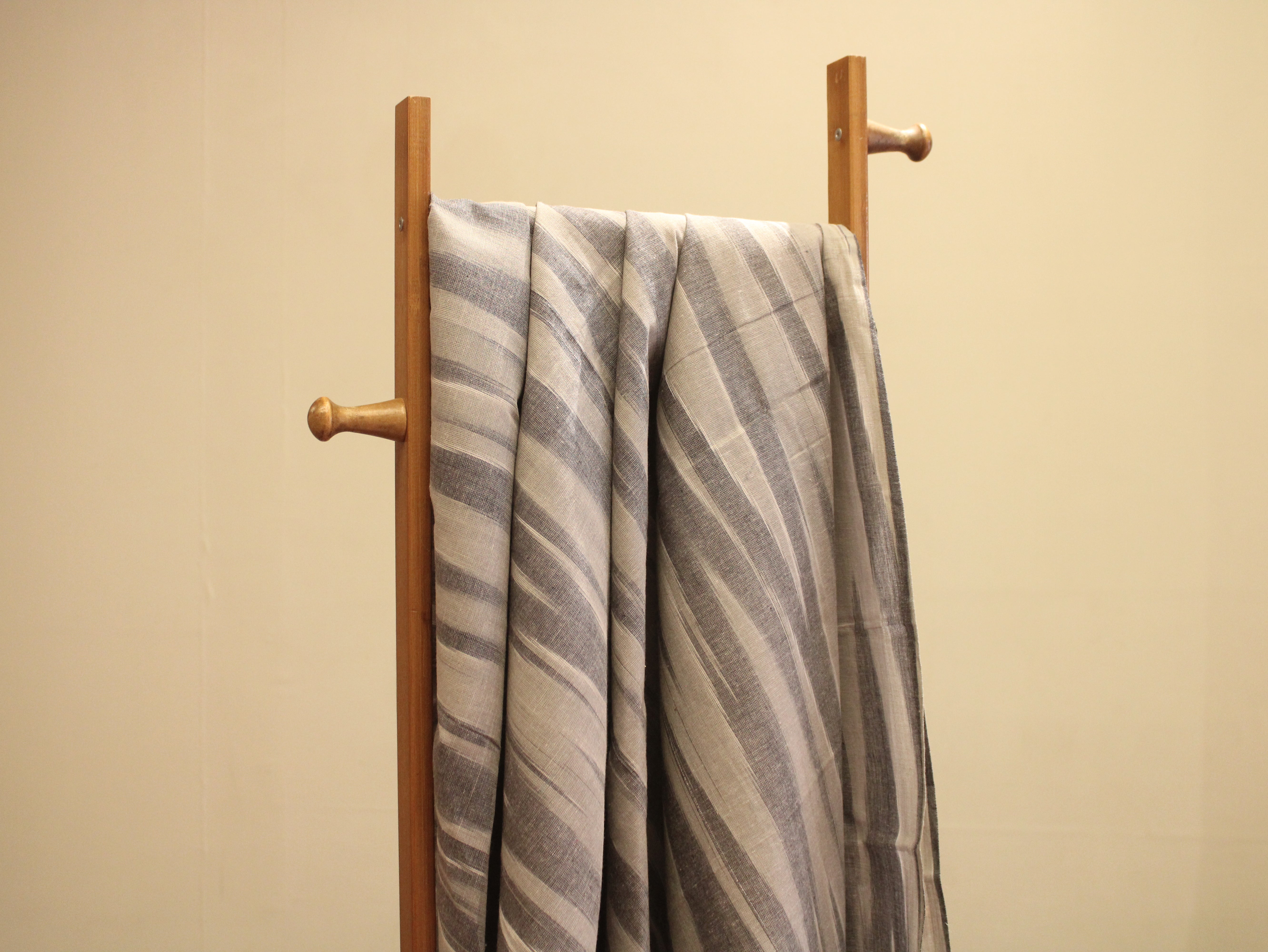 Mfoks : Handloom Pure Cotton Woven Fabric - Dark Grey