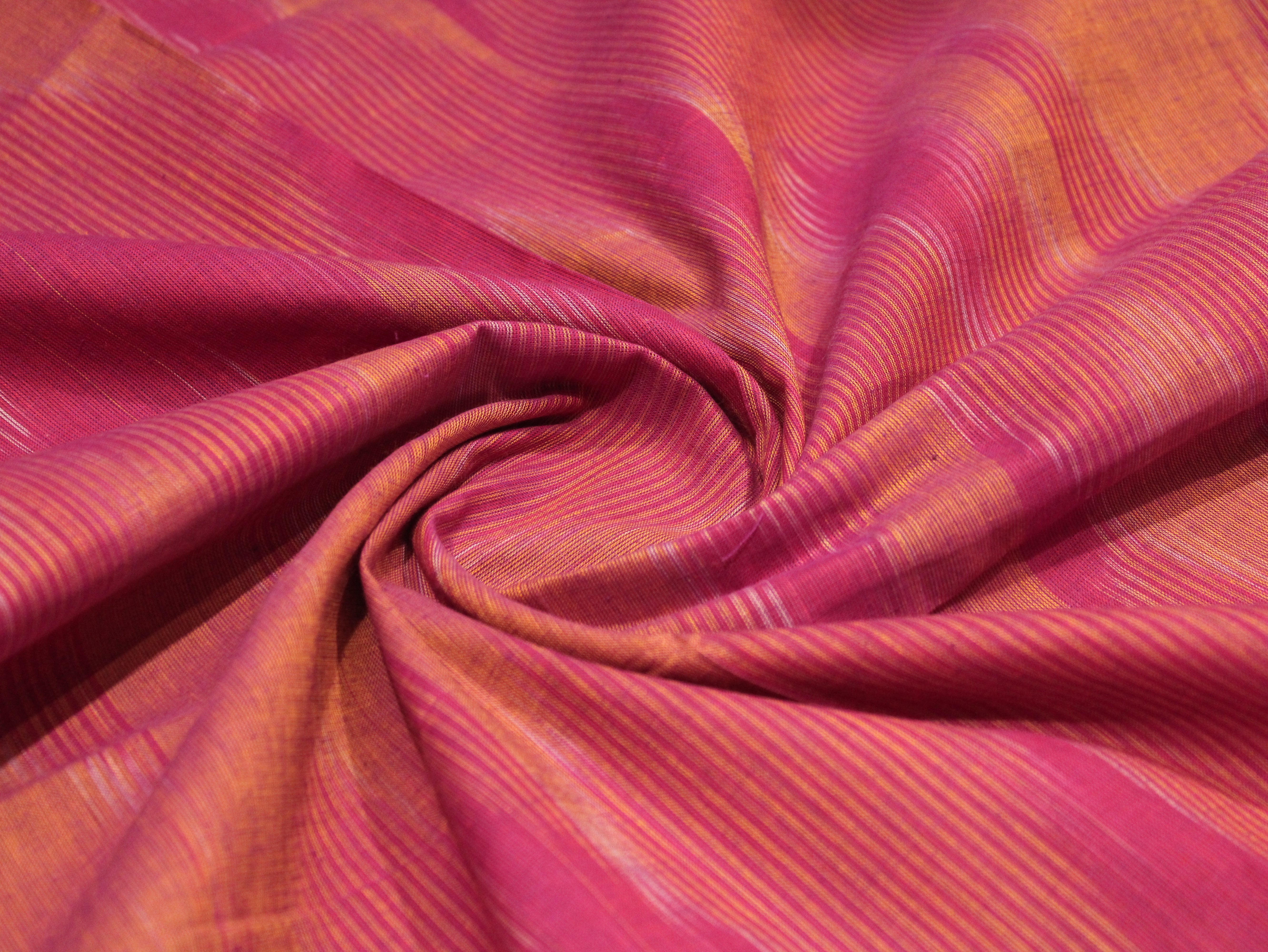 Mfoks : Handloom Pure Cotton Woven Fabric - Rani