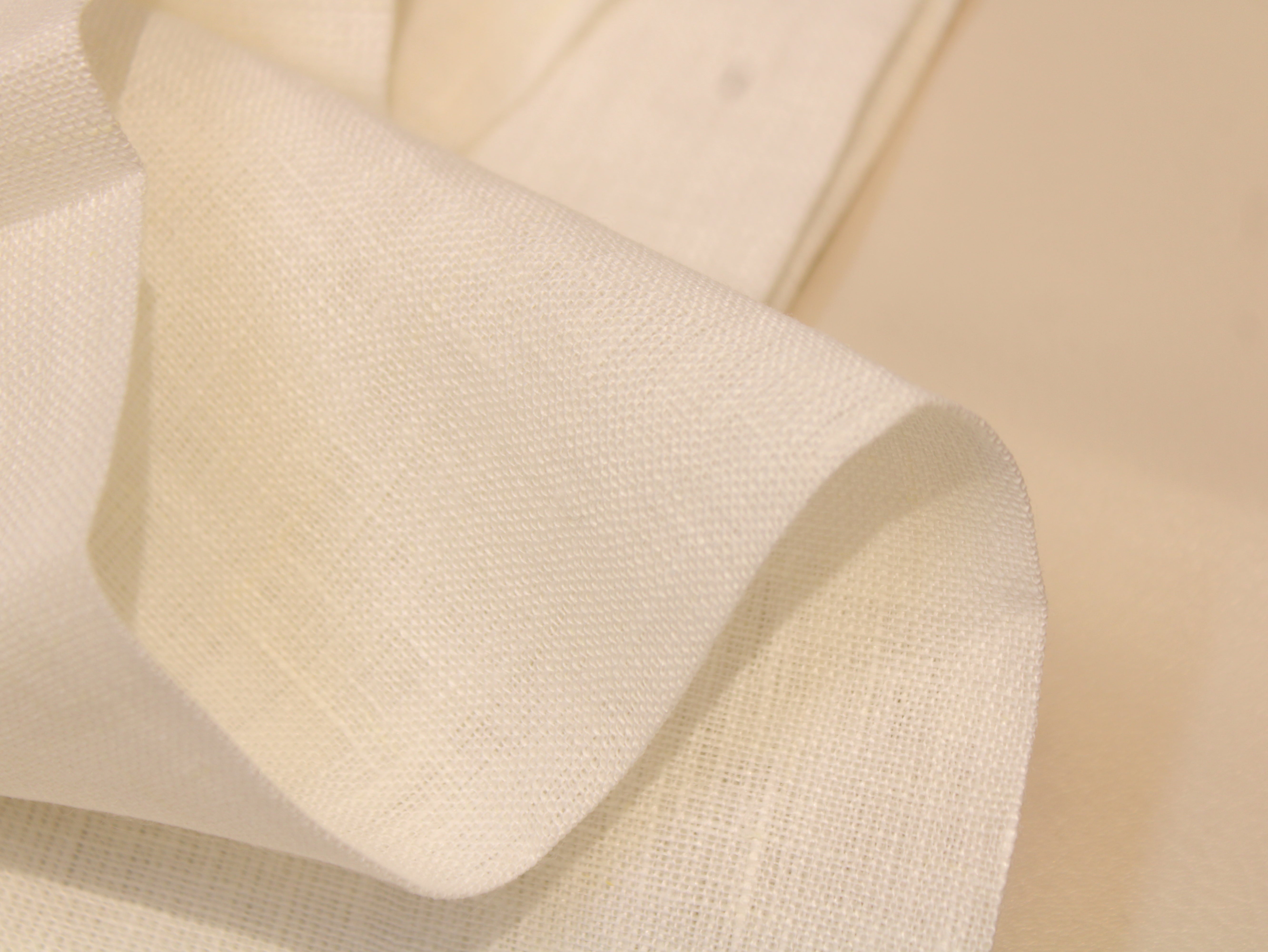 Plain White Dyeable Pure Cotton Linen Fabric – 40×40 Count